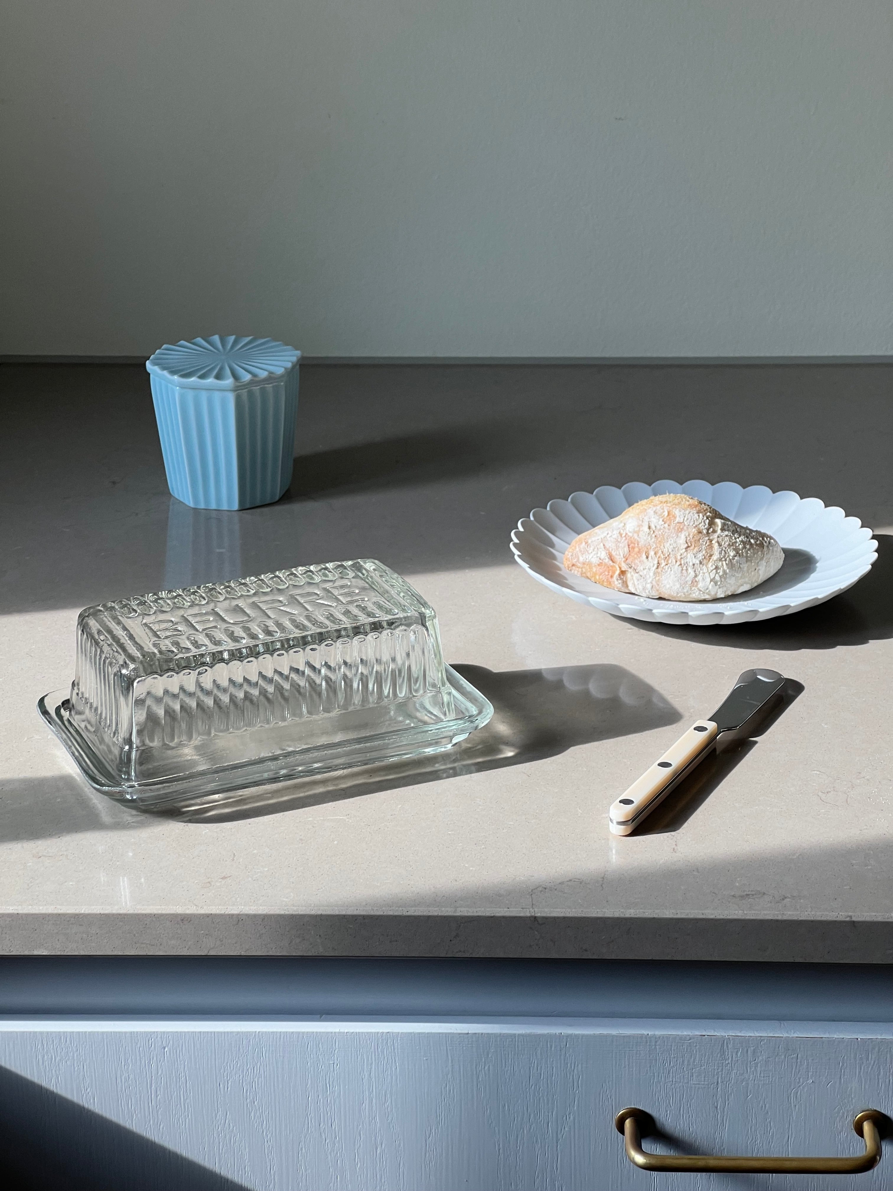 Smørboks i glas med låg Studio Hafnia