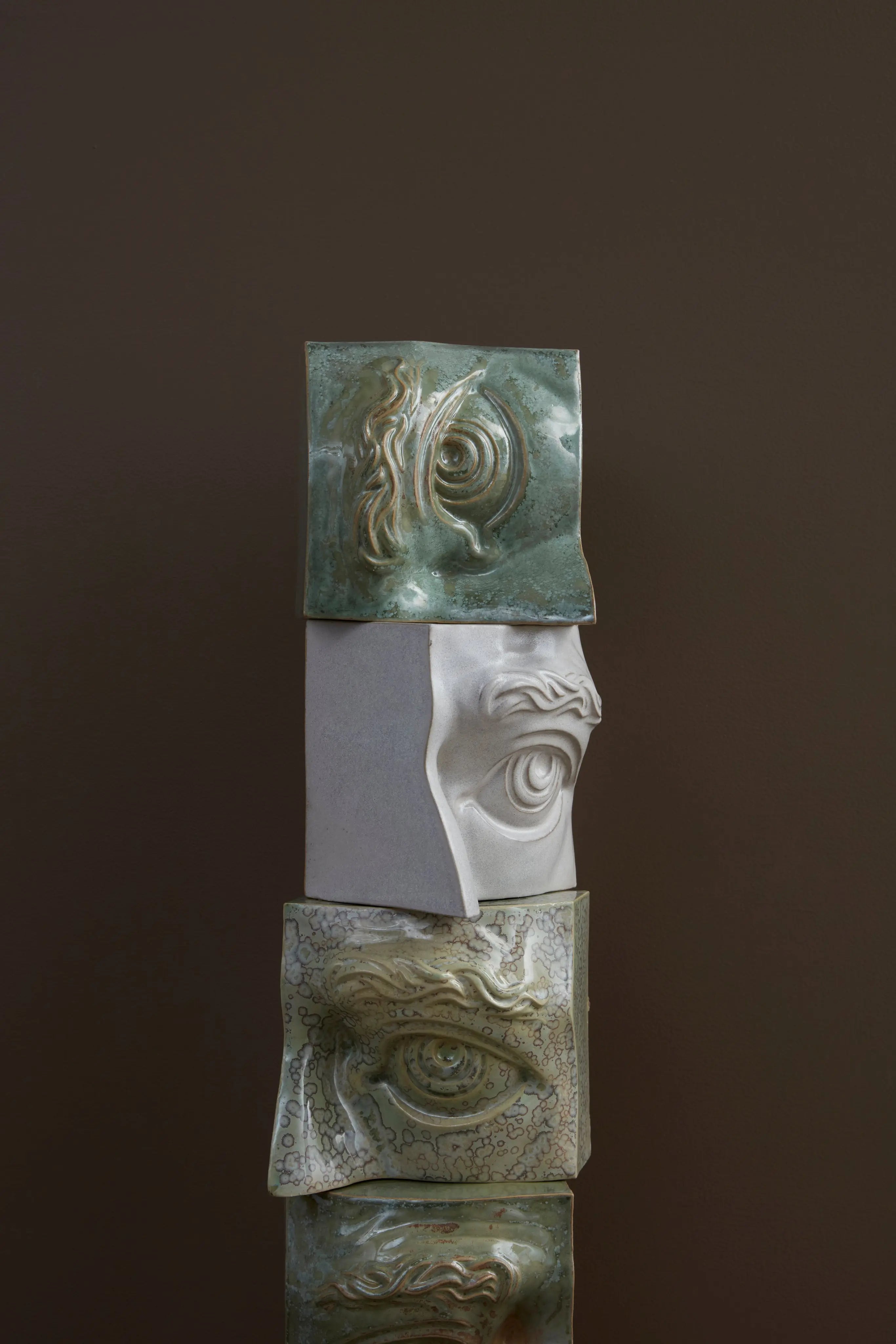 Bookend Eye (Right): Højre bogstøtte øje i AntiqueWhite stentøj Laoru Laoru
