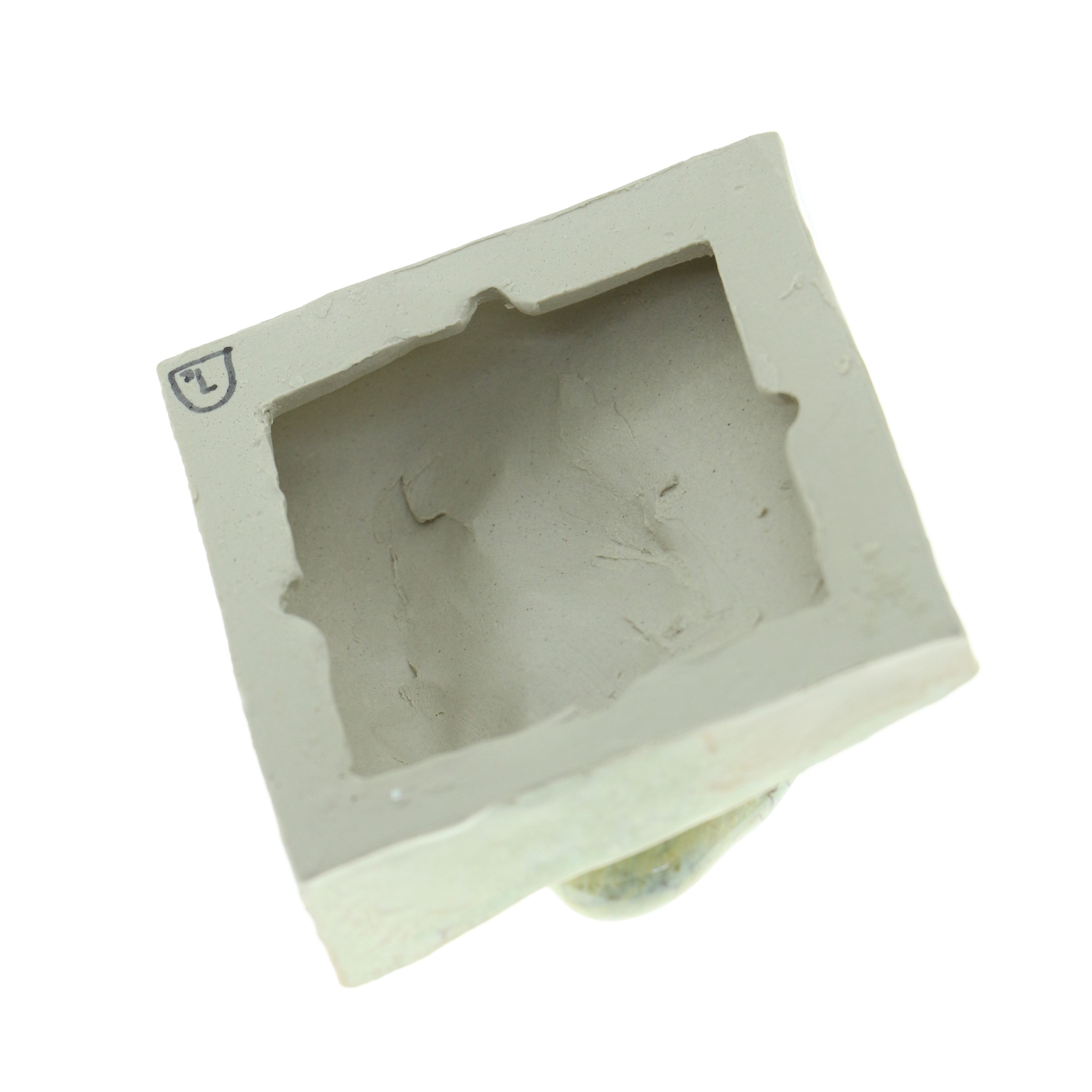 Jacob Laoru | Square Ear (Right): Firkantet øre i glaseret stentøjsler i CrystalGreen til væggen Studio Hafnia