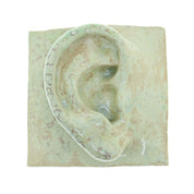 Jacob Laoru | Square Ear (Right): Firkantet øre i glaseret stentøjsler i CrystalGreen til væggen Studio Hafnia