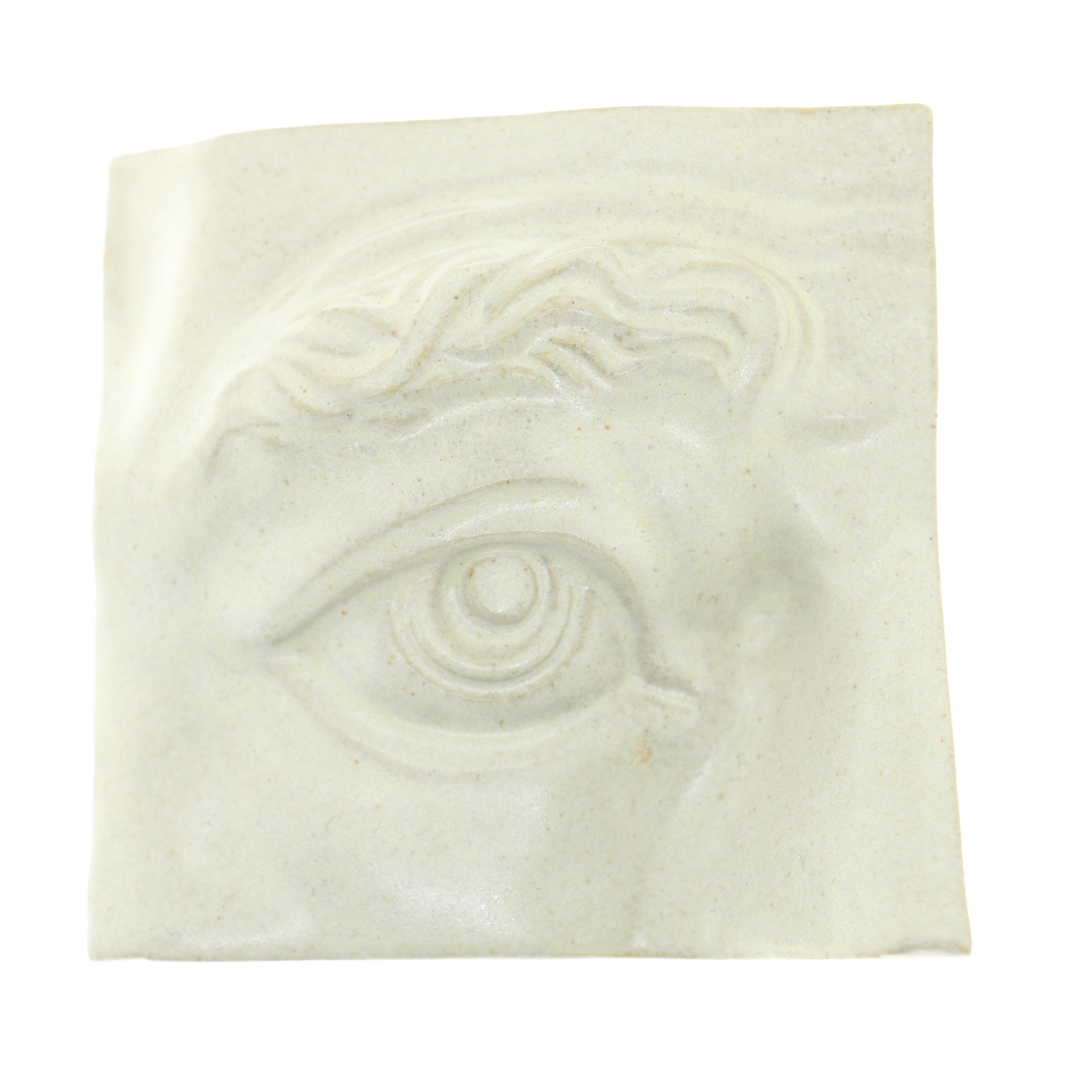 Jacob Larou | Square Eye (Right): Firkantet øje i glaseret stentøjsler i AntiqueWhite til væggen Studio Hafnia