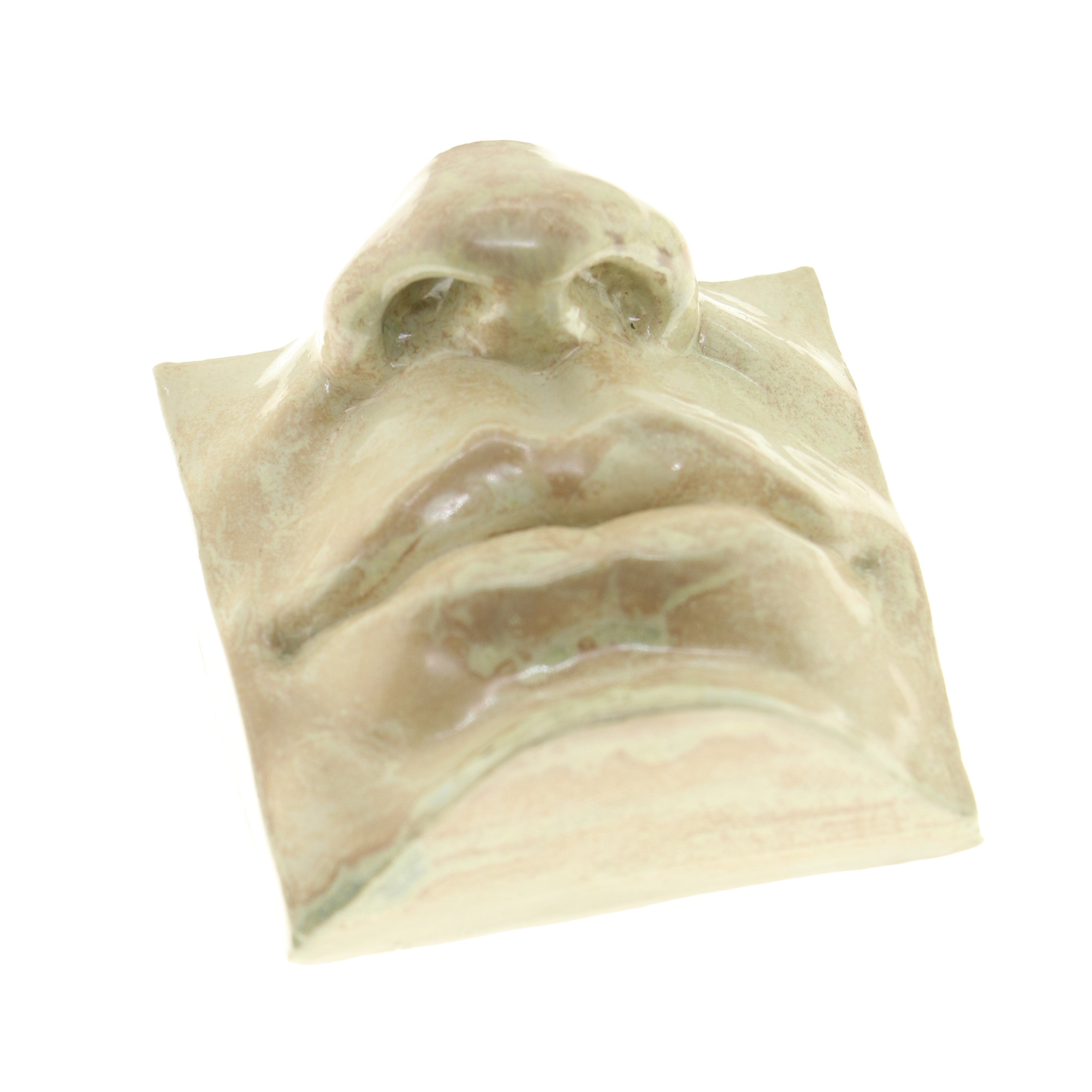 Jacob Laoru | Square Mouth (2): Firkantet mund i glaseret stentøjsler i CrystalGreen til væggen Studio Hafnia