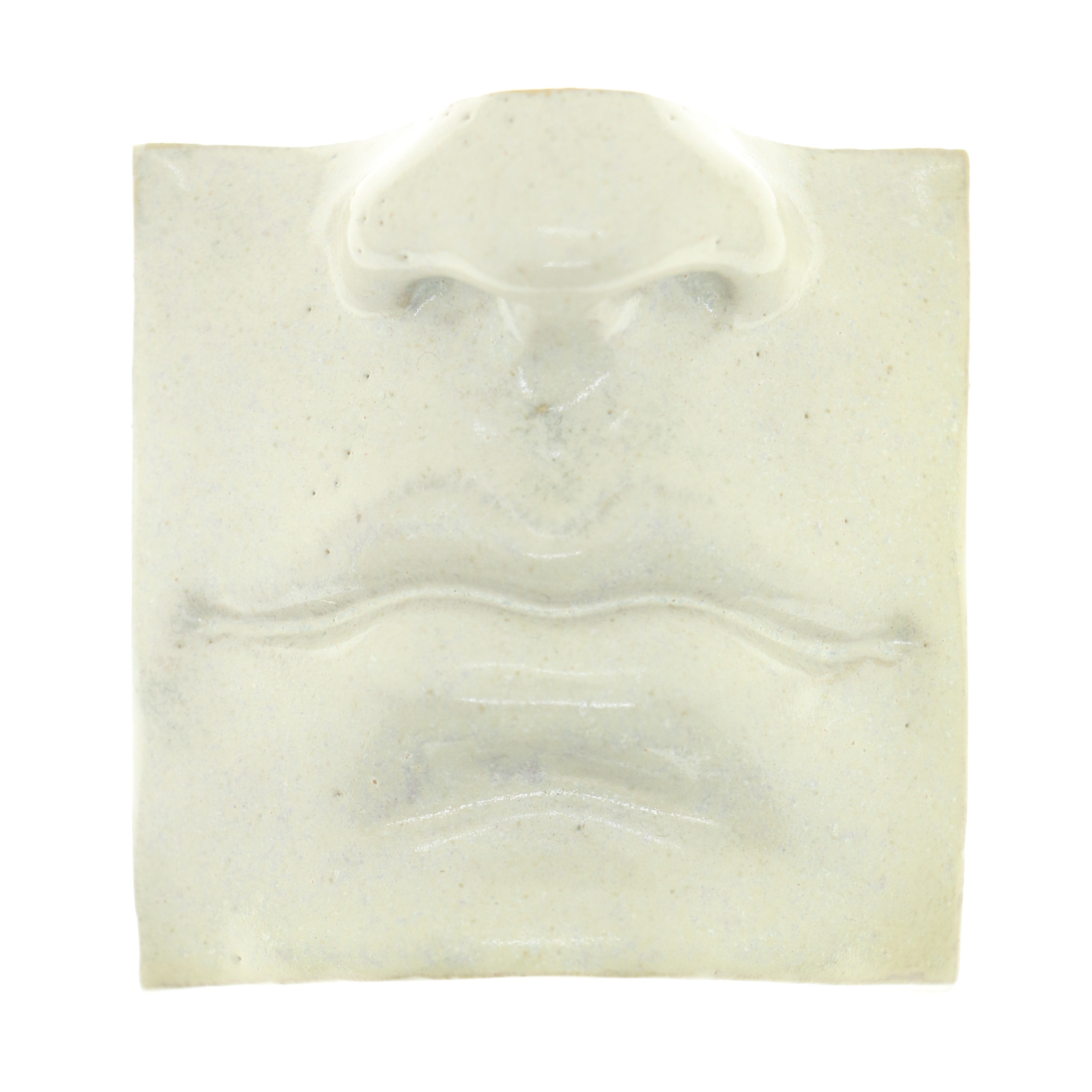 Jacob Laoru | Square Mouth (1): Firkantet øje i glaseret stentøjsler i AntiqueWhite til væggen Studio Hafnia