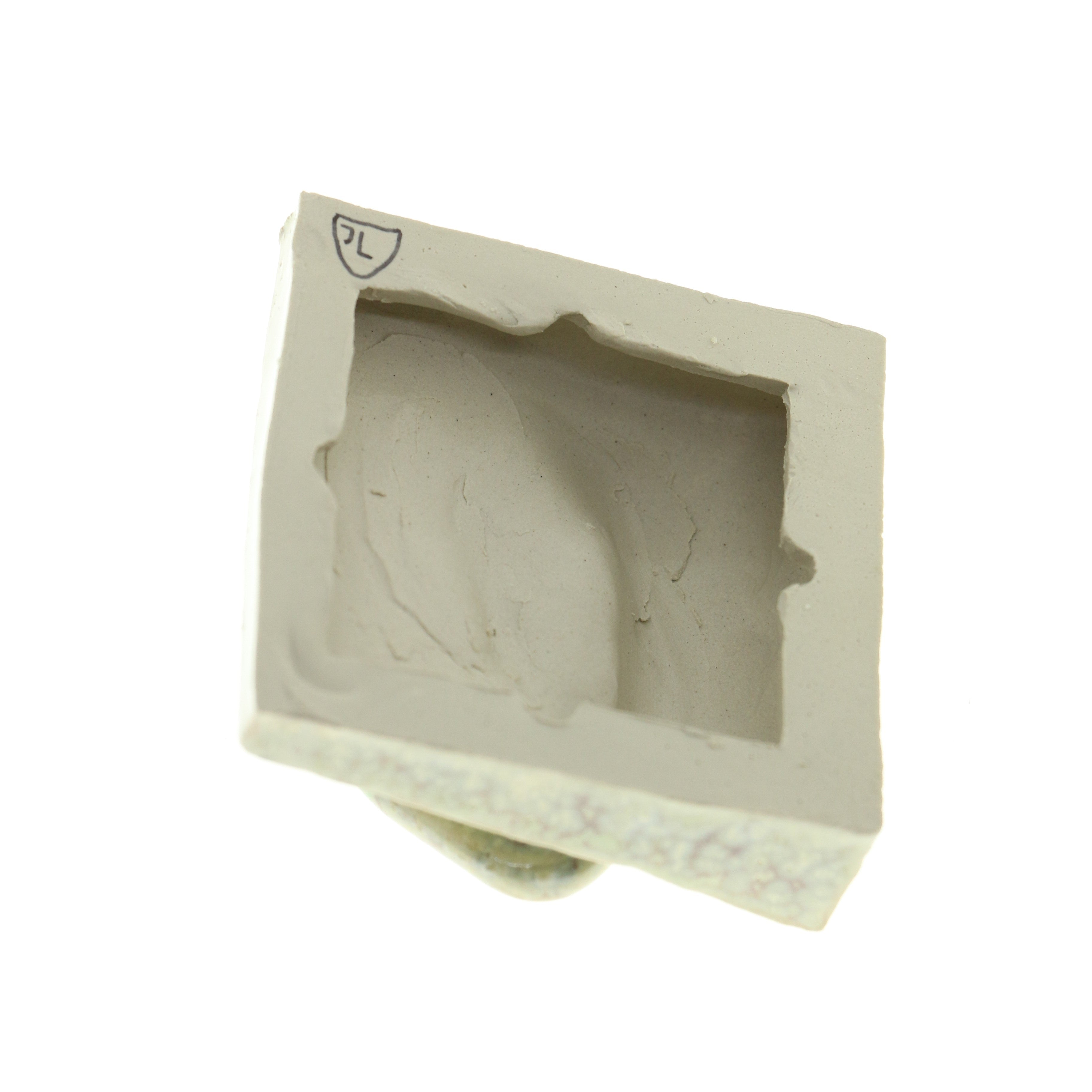 Jacob Laoru | Square Ear (Left): Firkantet øre i glaseret stentøjsler i CrystalGreen til væggen Studio Hafnia