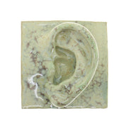 Jacob Laoru | Square Ear (Left): Firkantet øre i glaseret stentøjsler i CrystalGreen til væggen Studio Hafnia