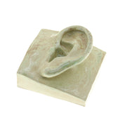 Jacob Laoru | Square Ear (Left): Firkantet øre i glaseret stentøjsler i CrystalGreen til væggen Studio Hafnia