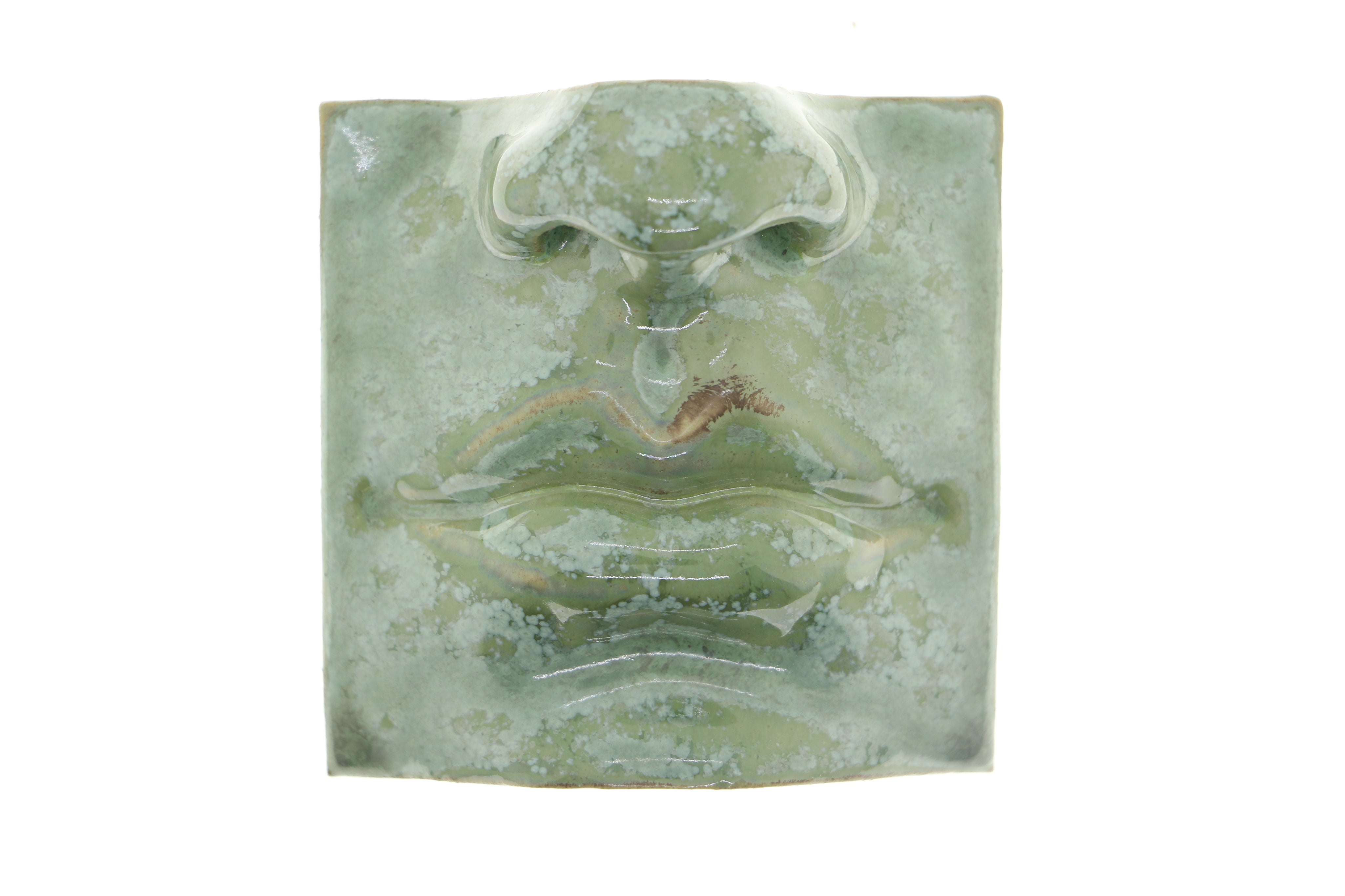 Jacob Laoru | Square Mouth (1): Firkantet mund i glaseret stentøjsler i CopperGreen til væggen Studio Hafnia