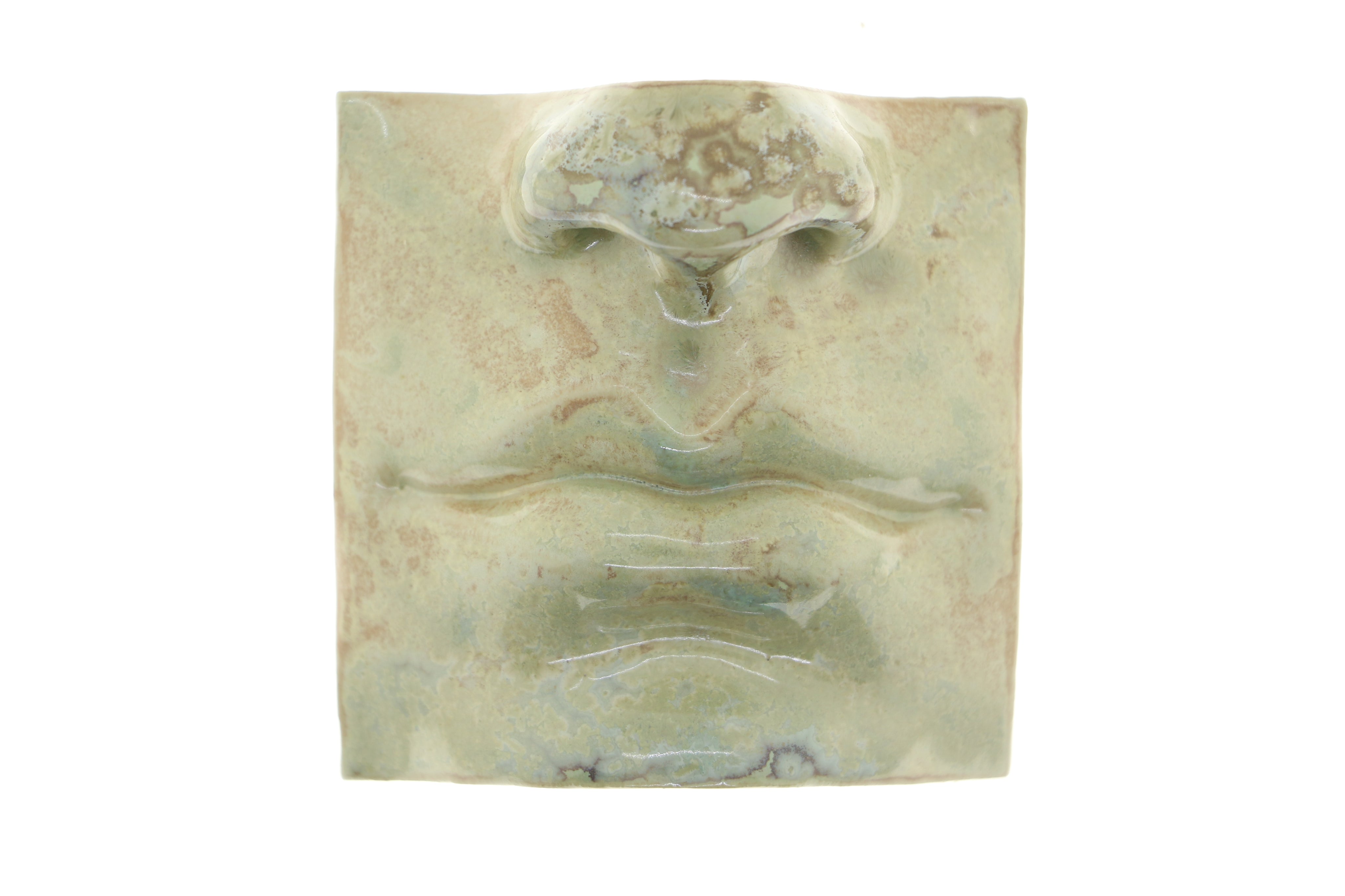 Jacob Laoru | Square Mouth (1): Firkantet mund i glaseret stentøjsler i CrystalGreen til væggen Studio Hafnia