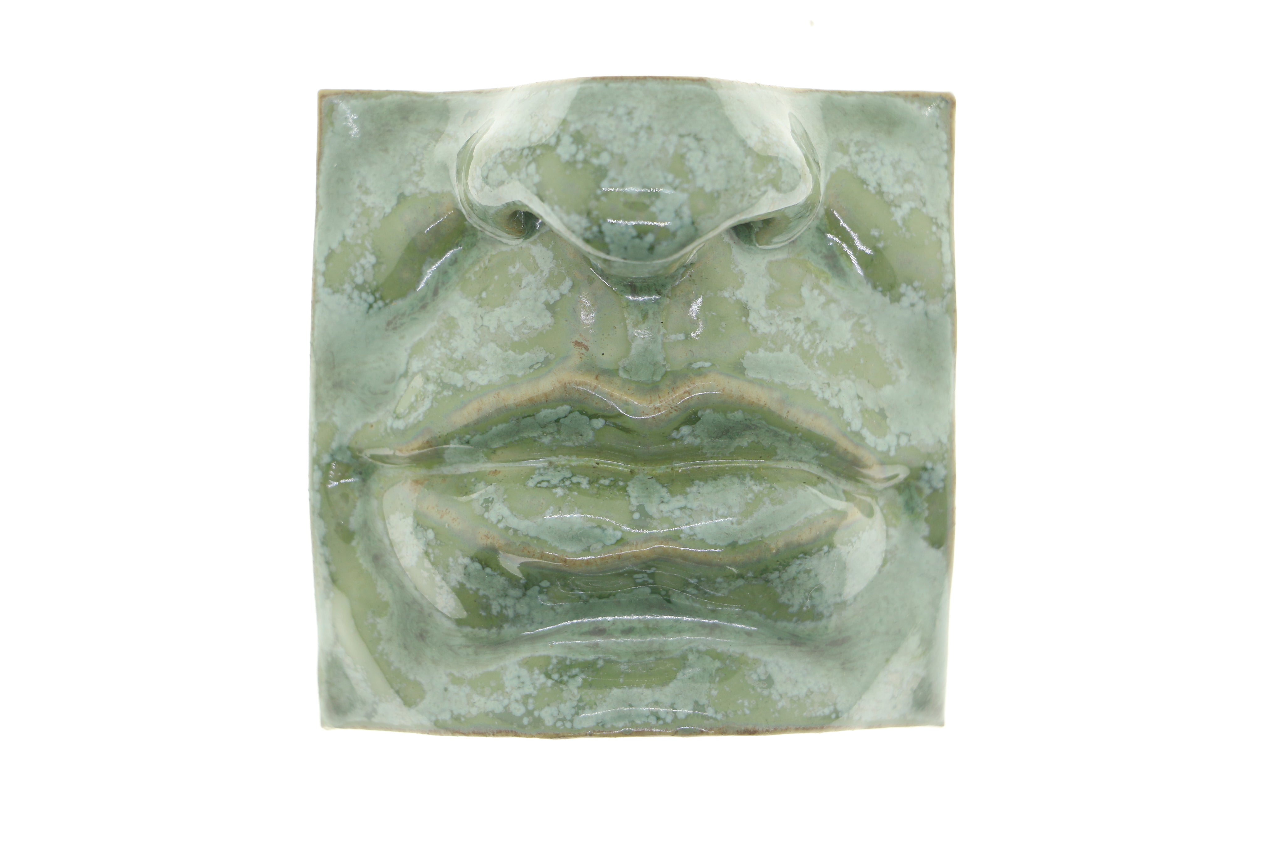 Jacob Laoru | Square Mouth (2): Firkantet mund i glaseret stentøjsler i CopperGreen til væggen Studio Hafnia