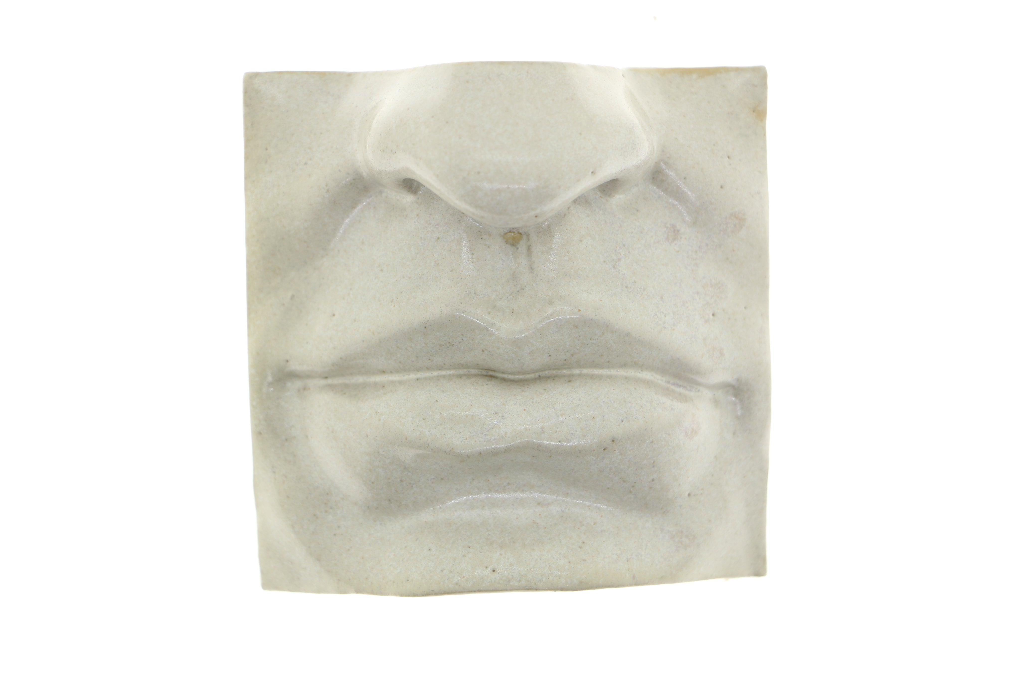 Jacob Laoru | Square Mouth (2): Firkantet mund i glaseret stentøjsler i AntiqueWhite til væggen Studio Hafnia