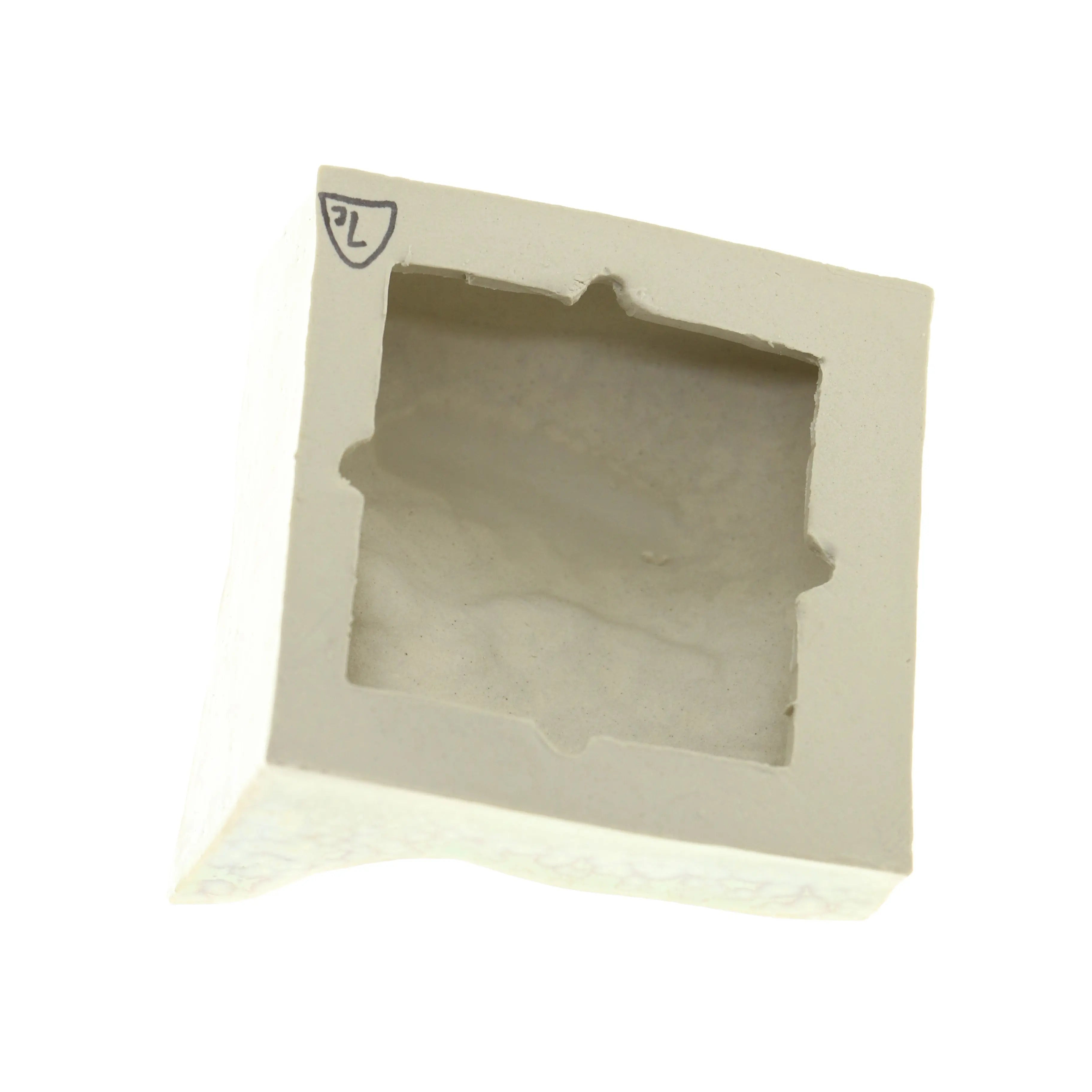 Jacob Larou | Square Eye (Right): Firkantet øje i glaseret stentøjsler i CrystalGreen til væggen Studio Hafnia