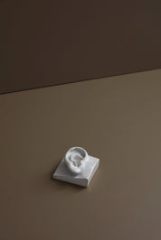 Right Ear i AntiqueWhite stentøj Laoru Laoru