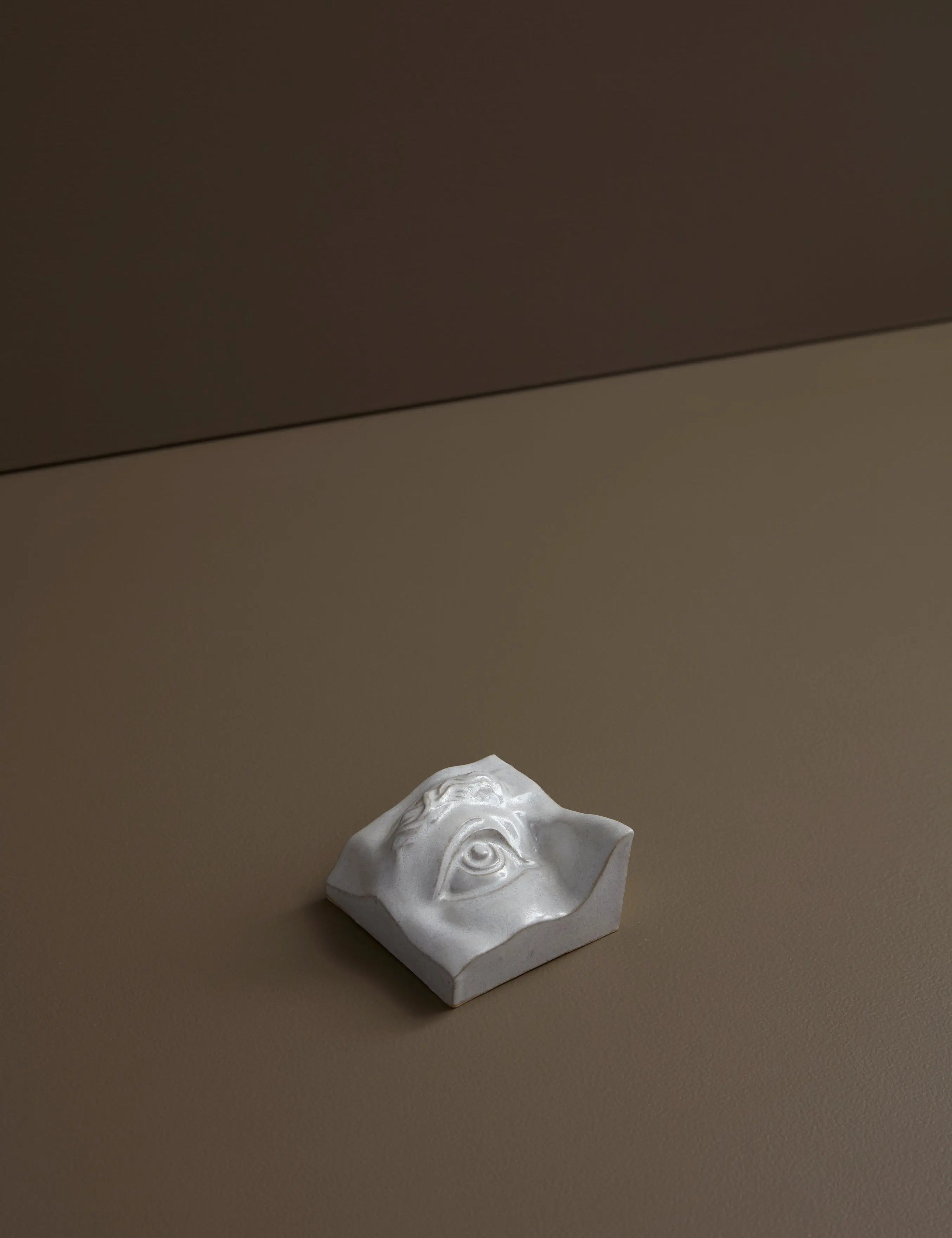 Right Eye i AntiqueWhite stentøj Laoru Laoru