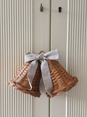 Sæt med 2 Hængende Rattan Juleklokker med Naturfarvet Sløjfe | D12 x H12 cm Studio Hafnia