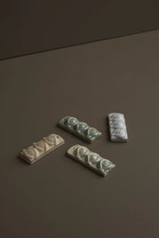 Third Eye – Væghængt skulptur i glaseret stentøj, WarmSand Laoru Laoru