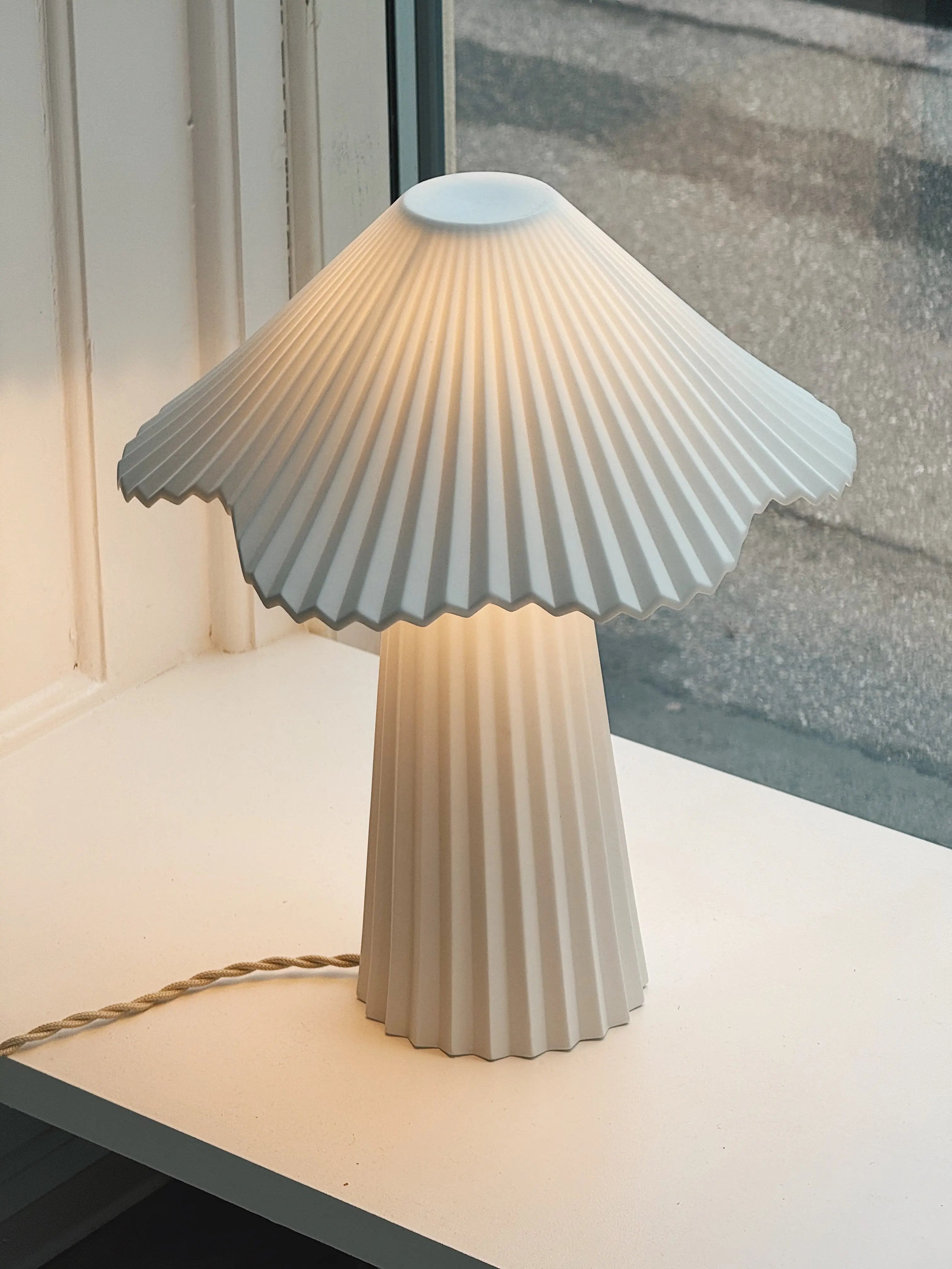 Uala Bordlampe S – Hvid | Sebastian Herkner – Serax Serax