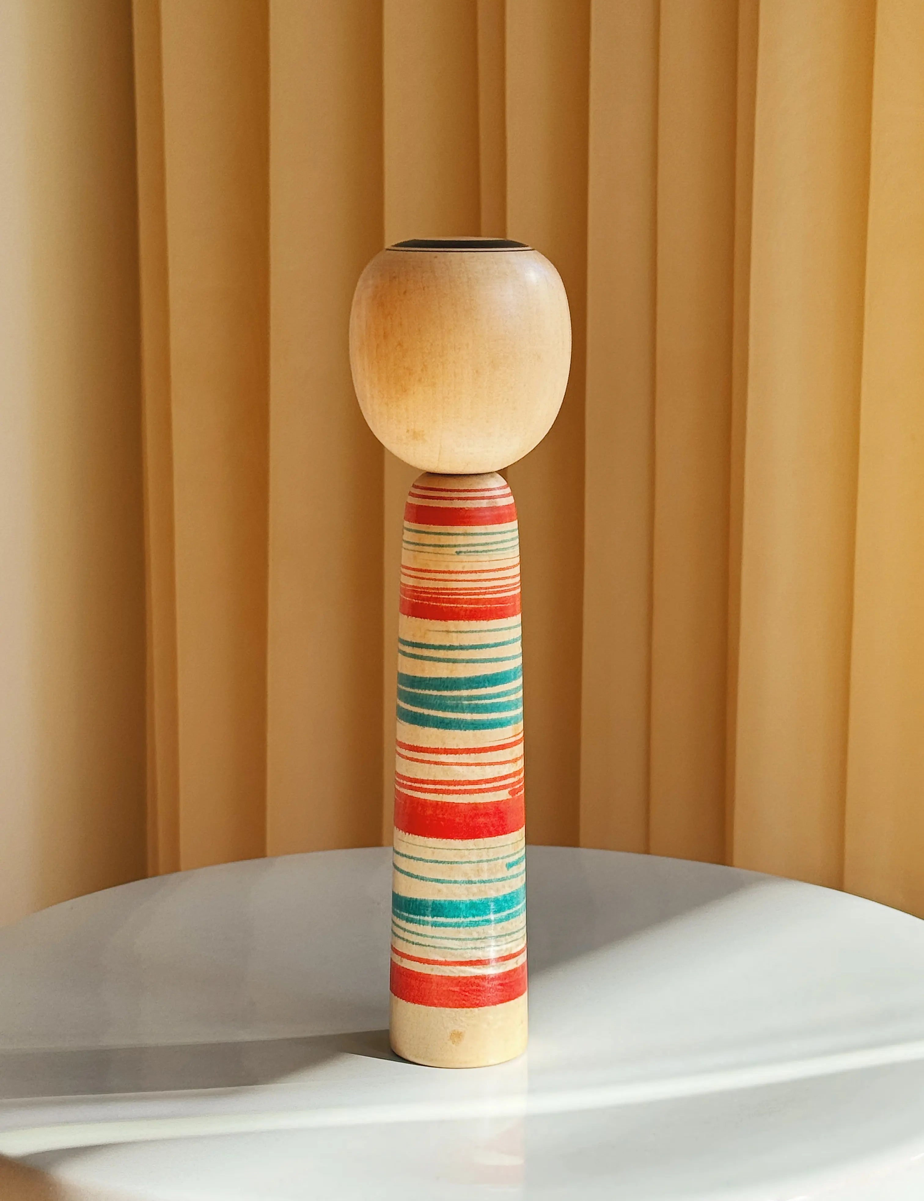 Vintage Kokeshi Dukke Nr. 229 fra Japan – Håndlavet | H 24,5 cm Studio Hafnia