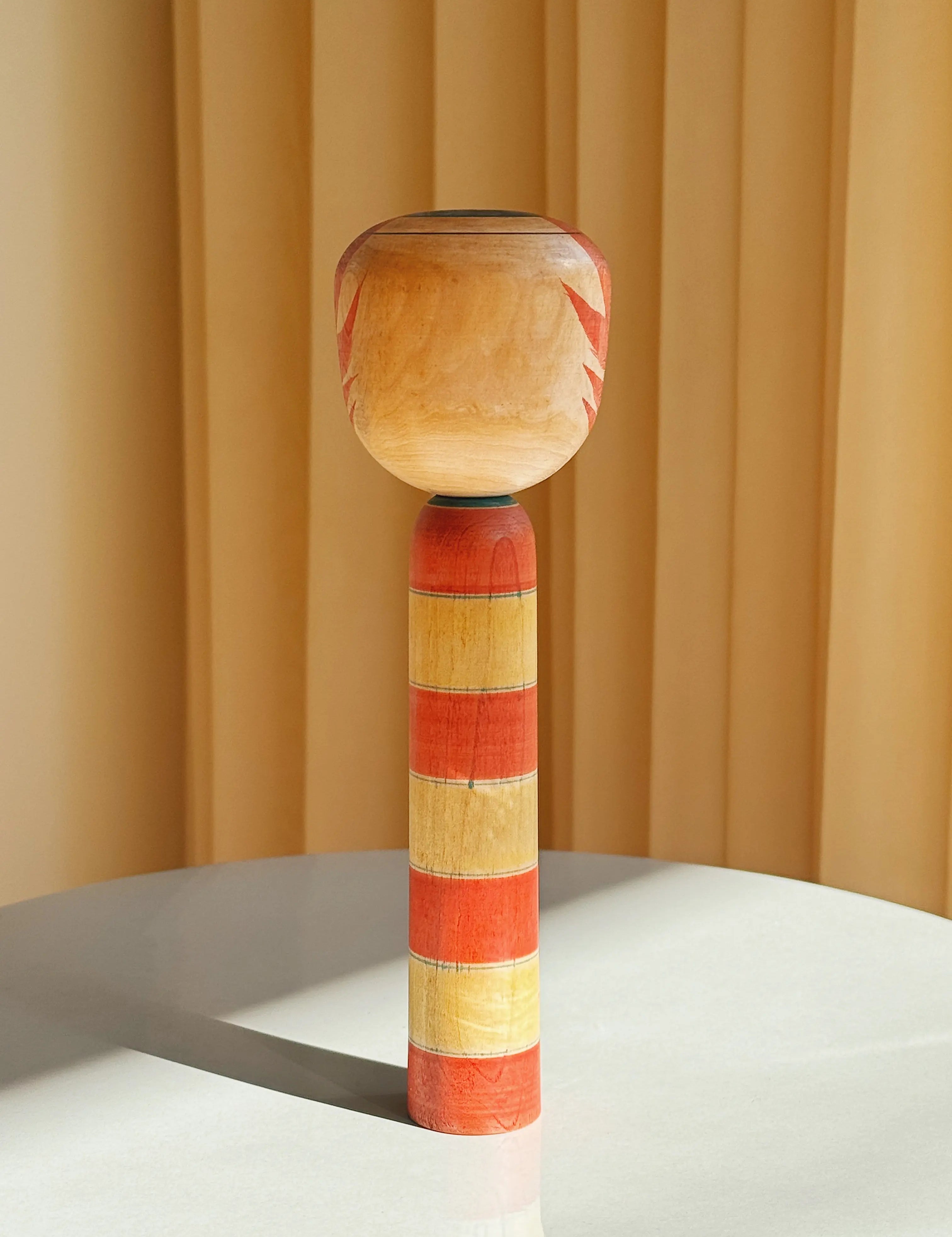 Vintage Kokeshi Dukke Nr. 230 fra Japan – Håndlavet | H 21 cm Studio Hafnia