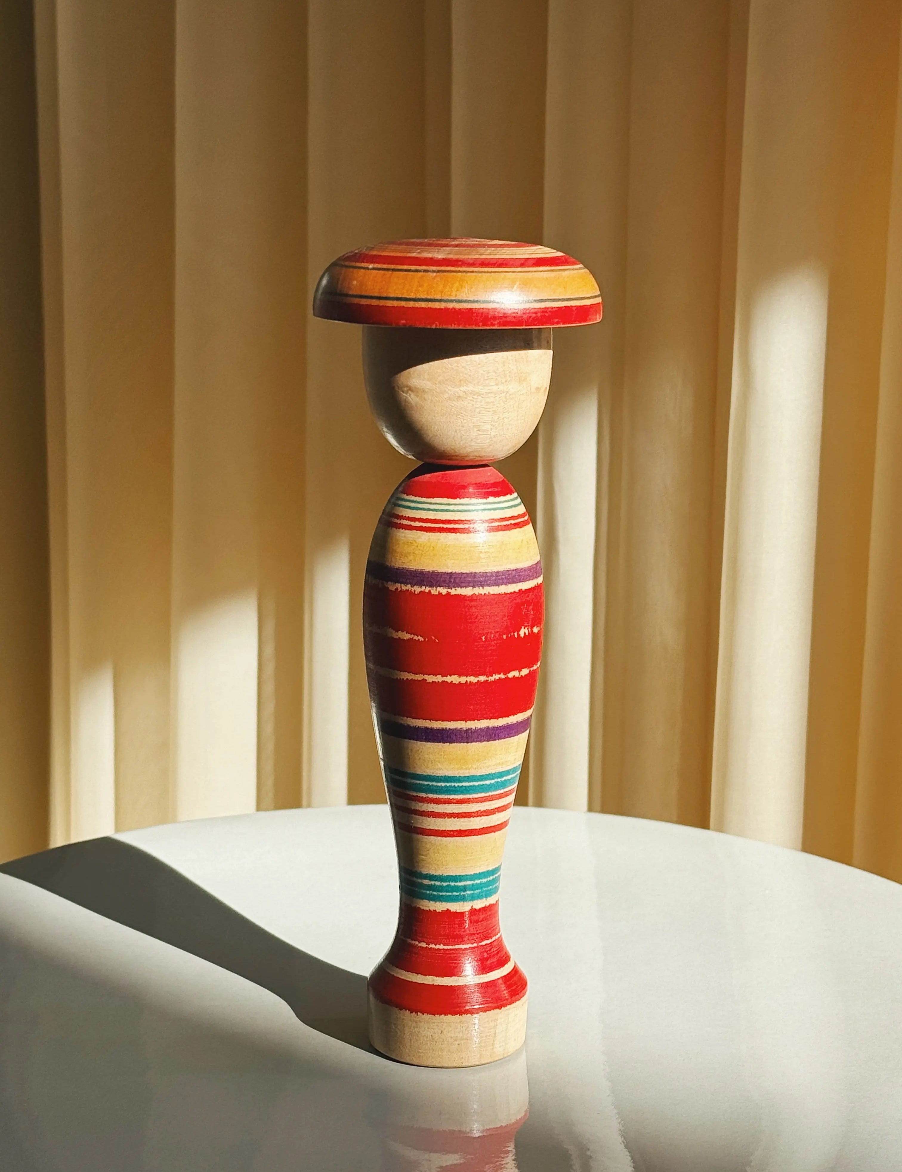 Vintage Kokeshi Dukke Nr. 233 fra Japan – Håndlavet | H 21 cm Studio Hafnia