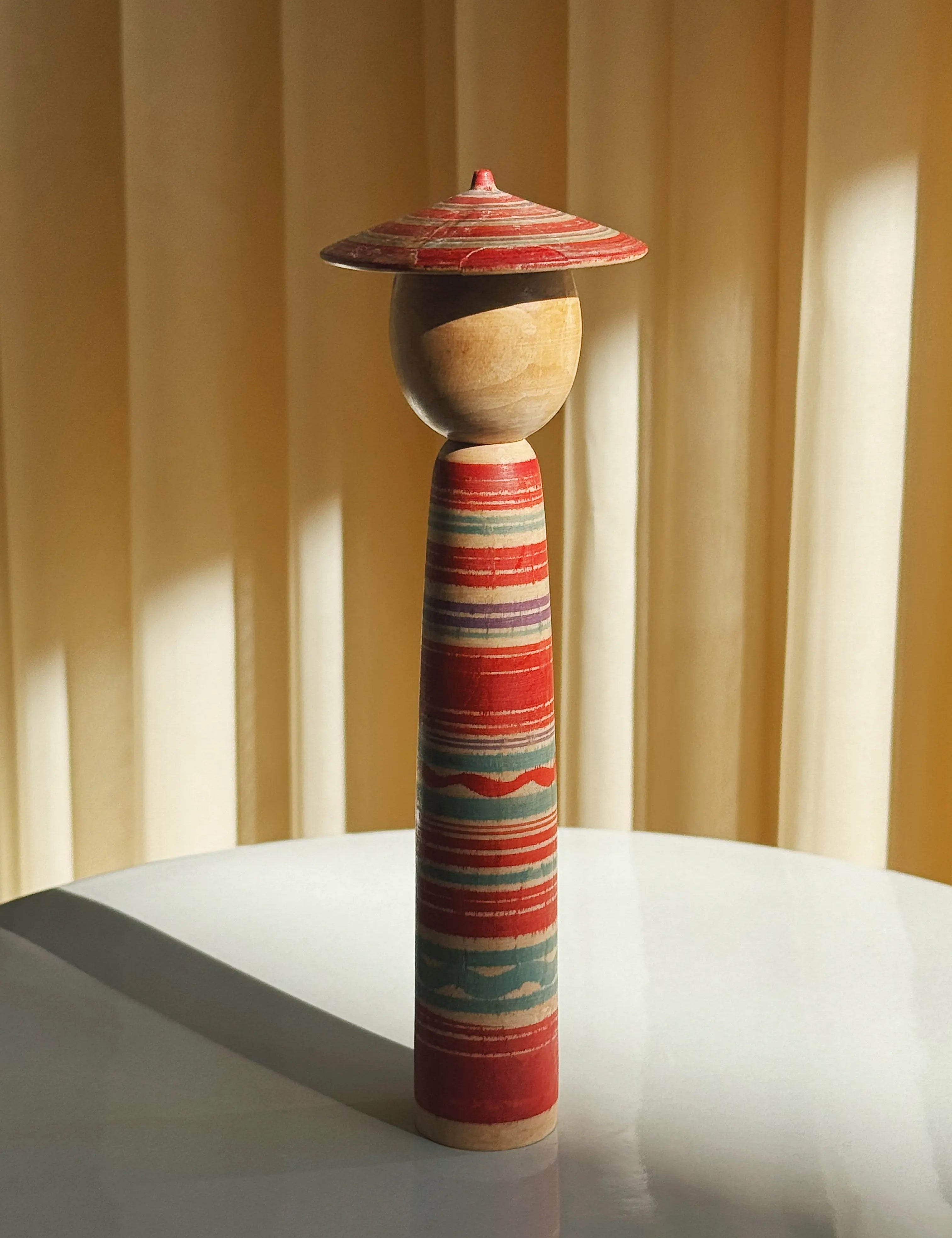 Vintage Kokeshi Dukke Nr. 234 fra Japan – Håndlavet | H 21 cm Studio Hafnia