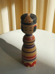 Vintage Kokeshi Dukke Nr. 235 fra Japan – Håndlavet | H 18 cm Studio Hafnia