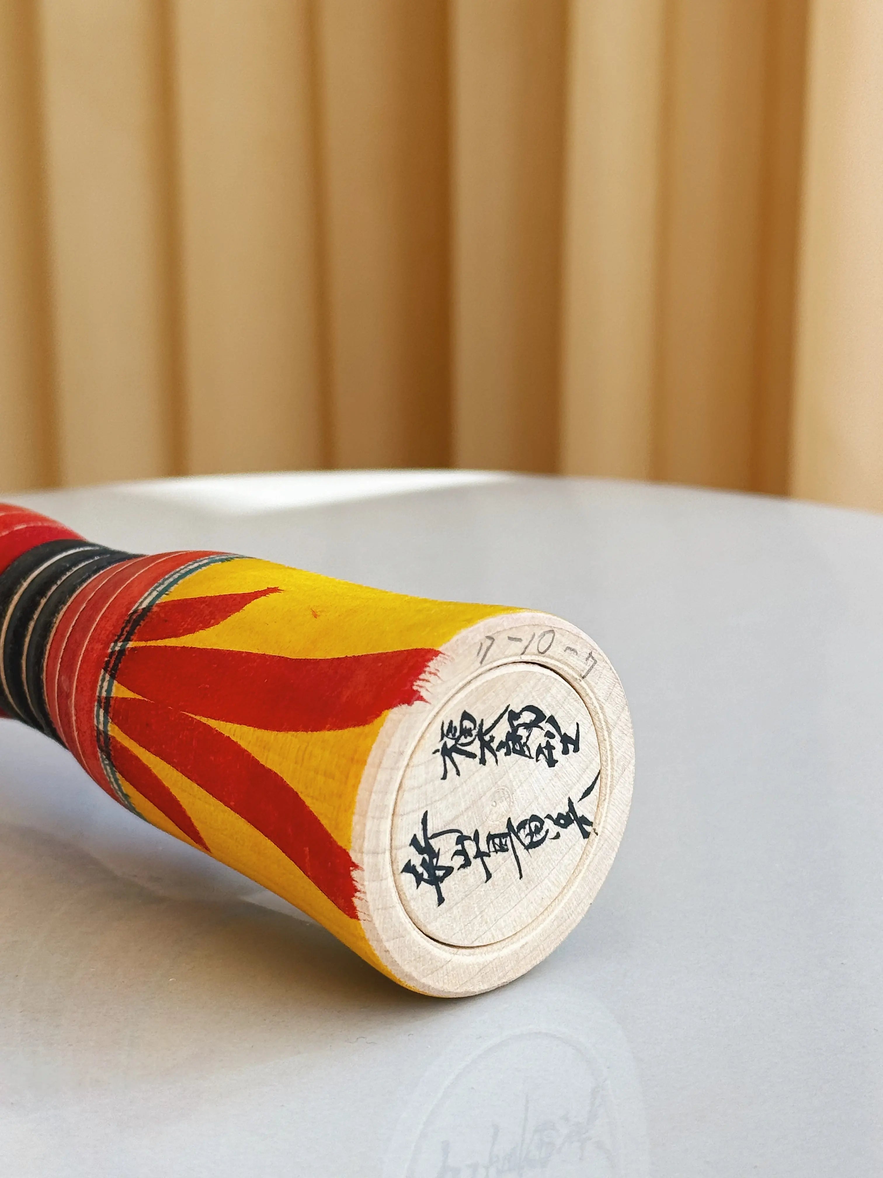 Vintage Kokeshi Dukke Nr. 236 fra Japan – Håndlavet | H 19 cm Studio Hafnia