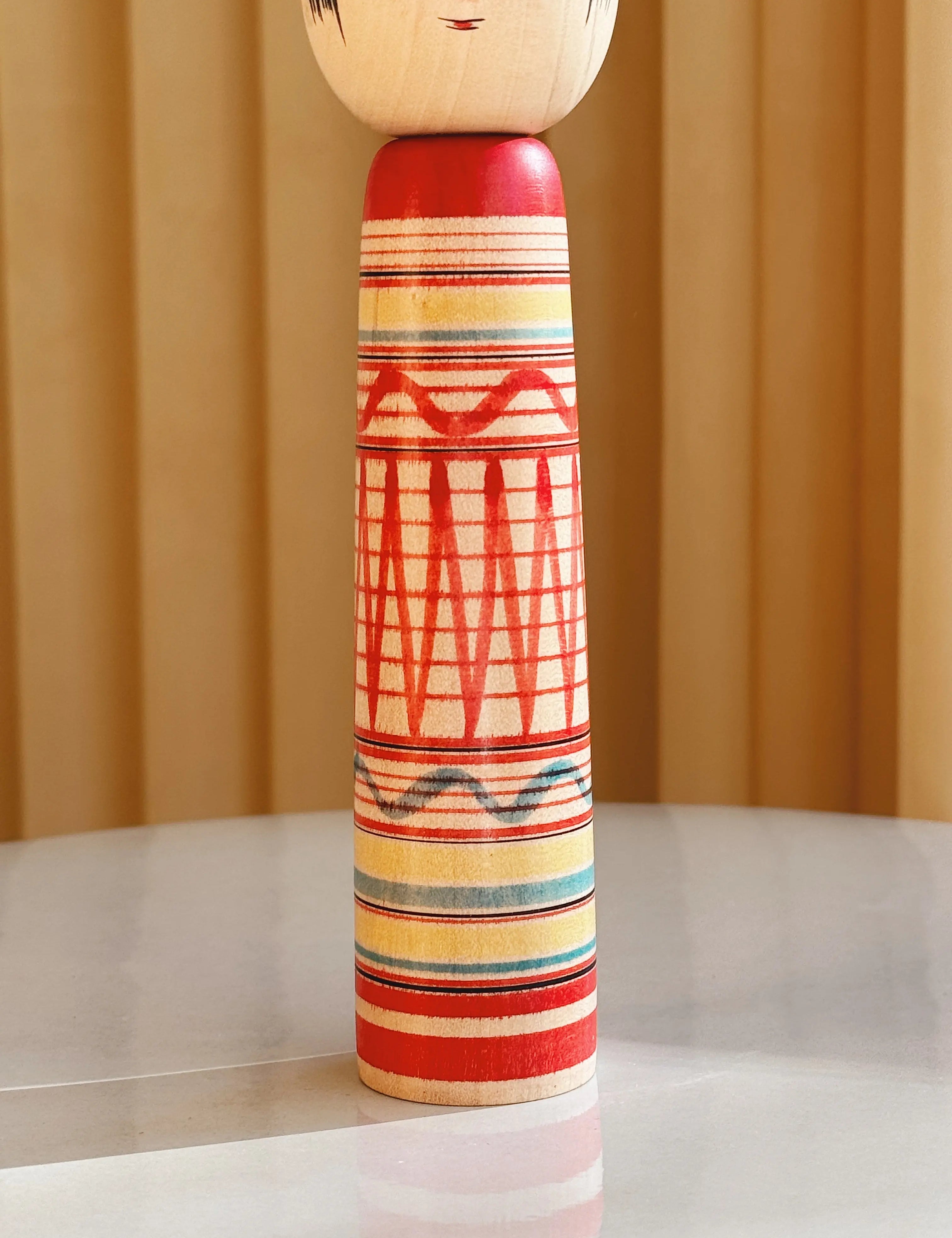 Vintage Kokeshi Dukke Nr. 238 fra Japan – Håndlavet | H 18,5 cm Studio Hafnia