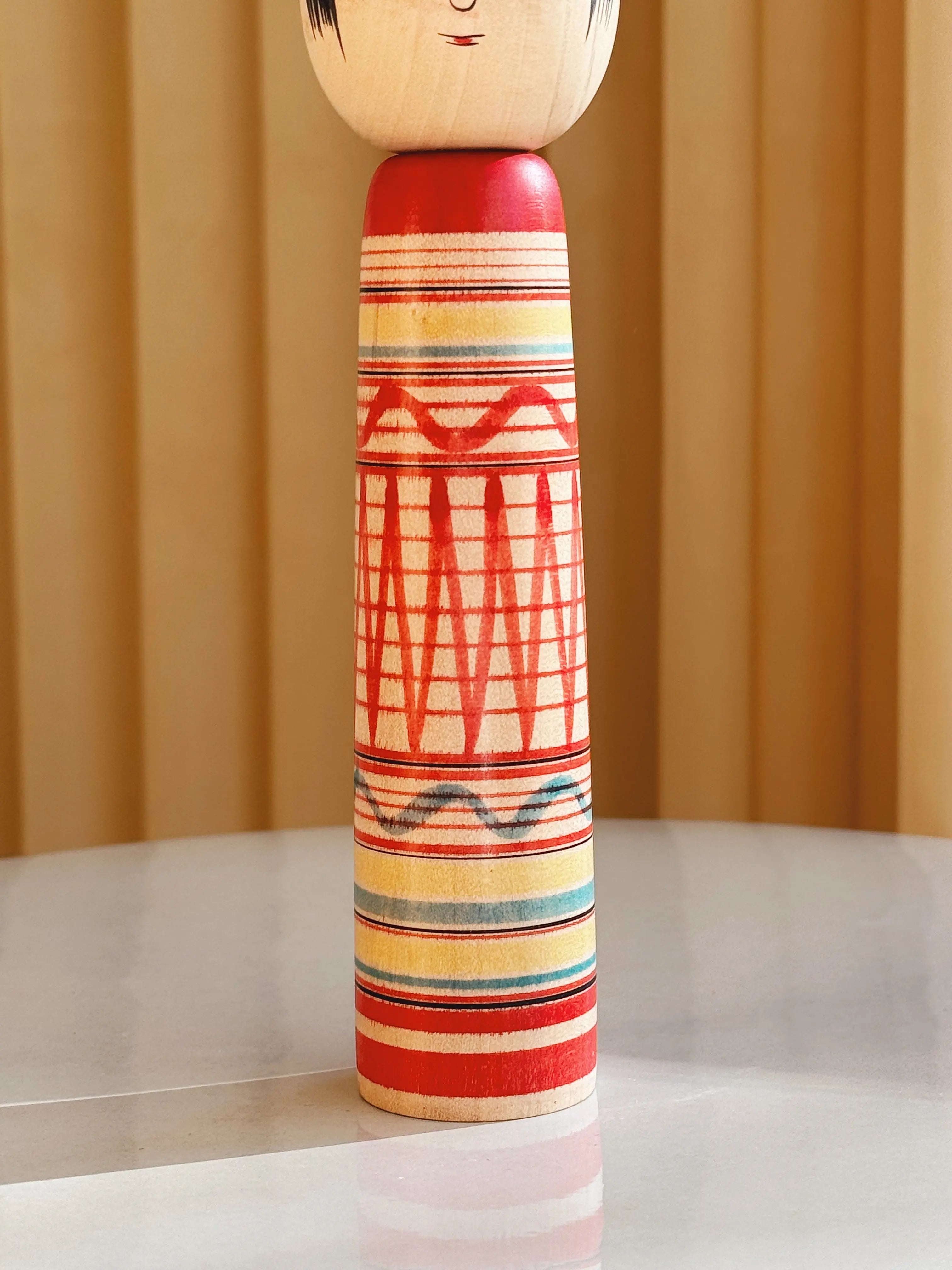 Vintage Kokeshi Dukke Nr. 238 fra Japan – Håndlavet | H 18,5 cm Studio Hafnia