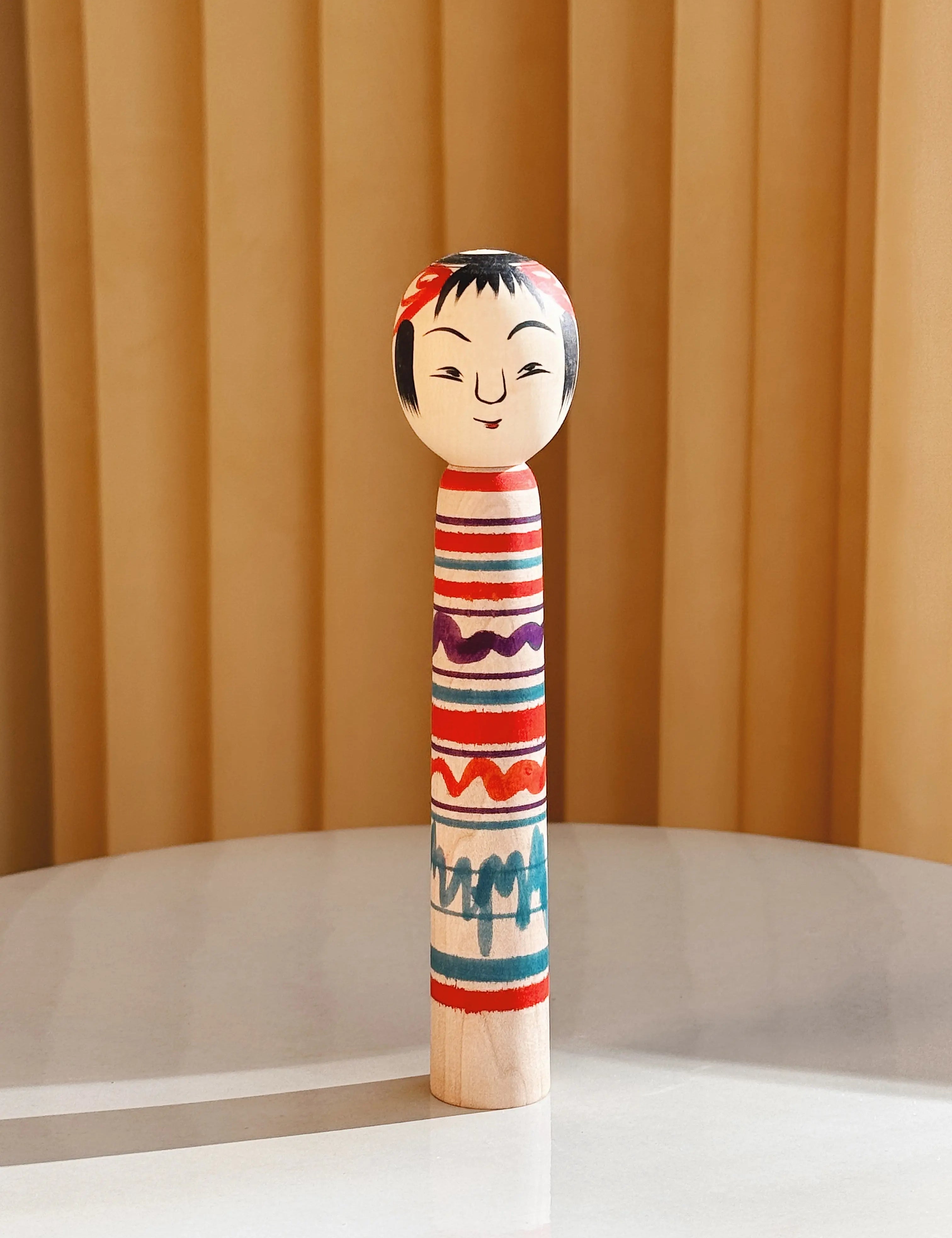 Vintage Kokeshi Dukke Nr. 239 fra Japan – Håndlavet | H 17 cm Studio Hafnia