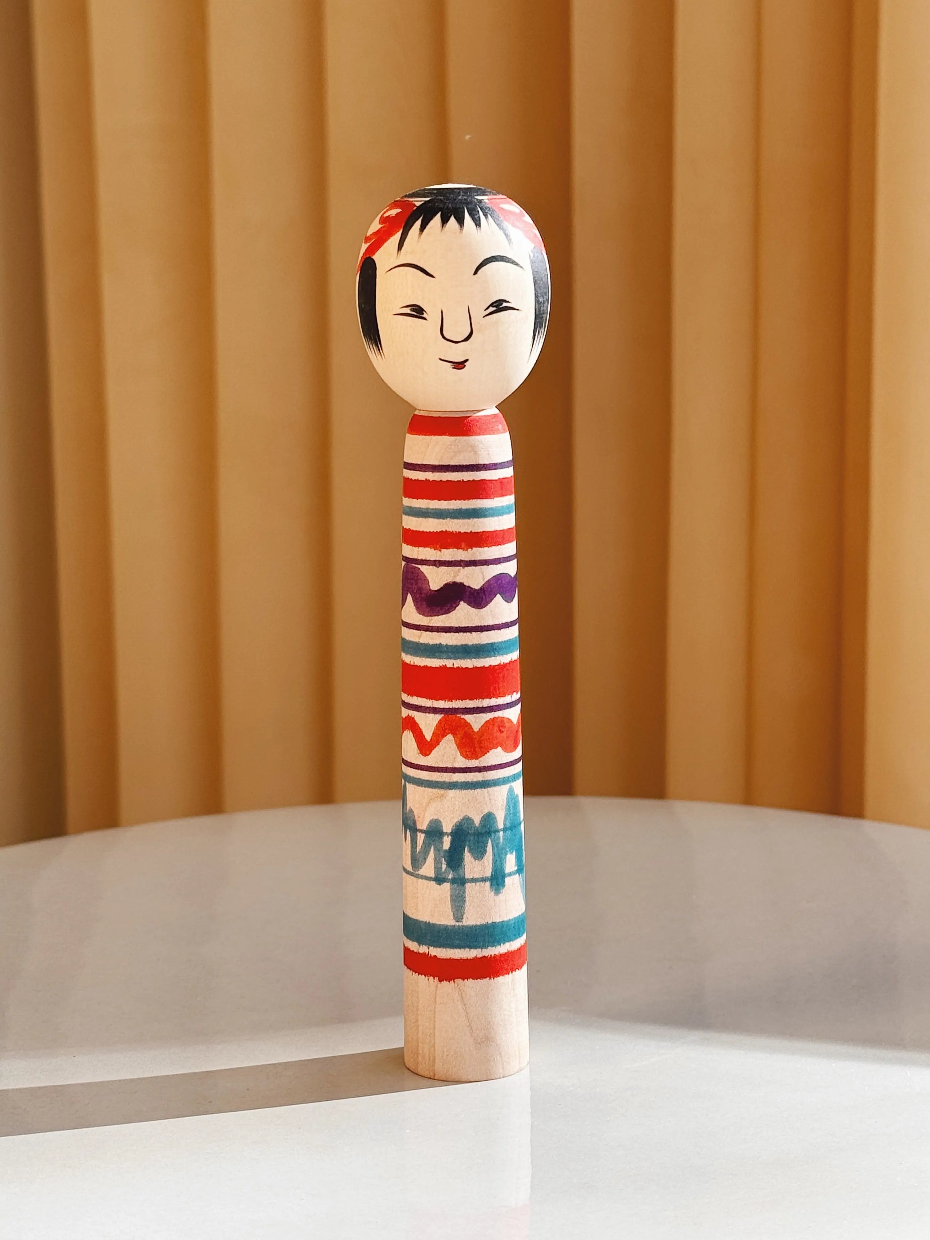 Vintage Kokeshi Dukke Nr. 239 fra Japan – Håndlavet | H 17 cm Studio Hafnia