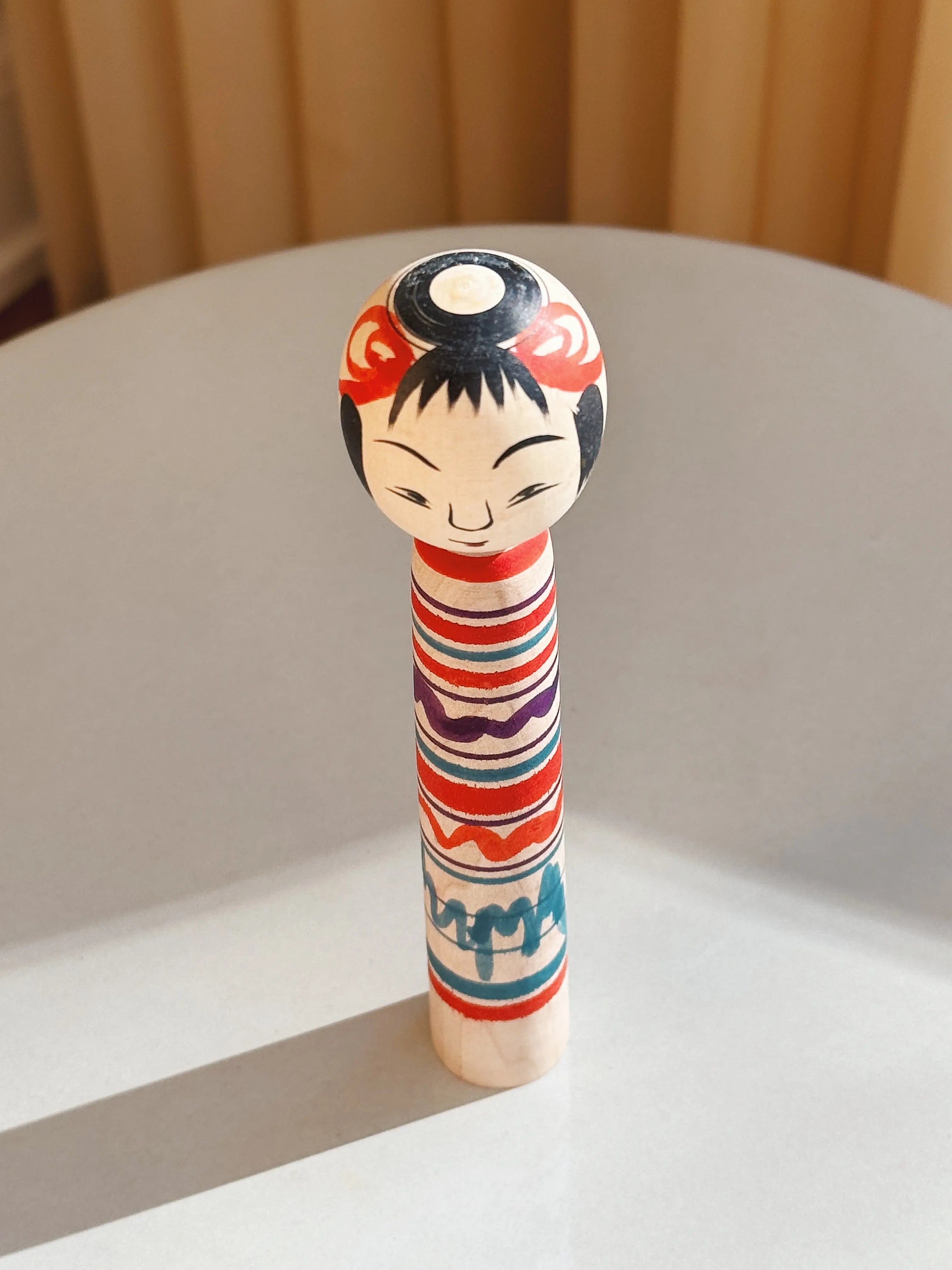 Vintage Kokeshi Dukke Nr. 239 fra Japan – Håndlavet | H 17 cm Studio Hafnia