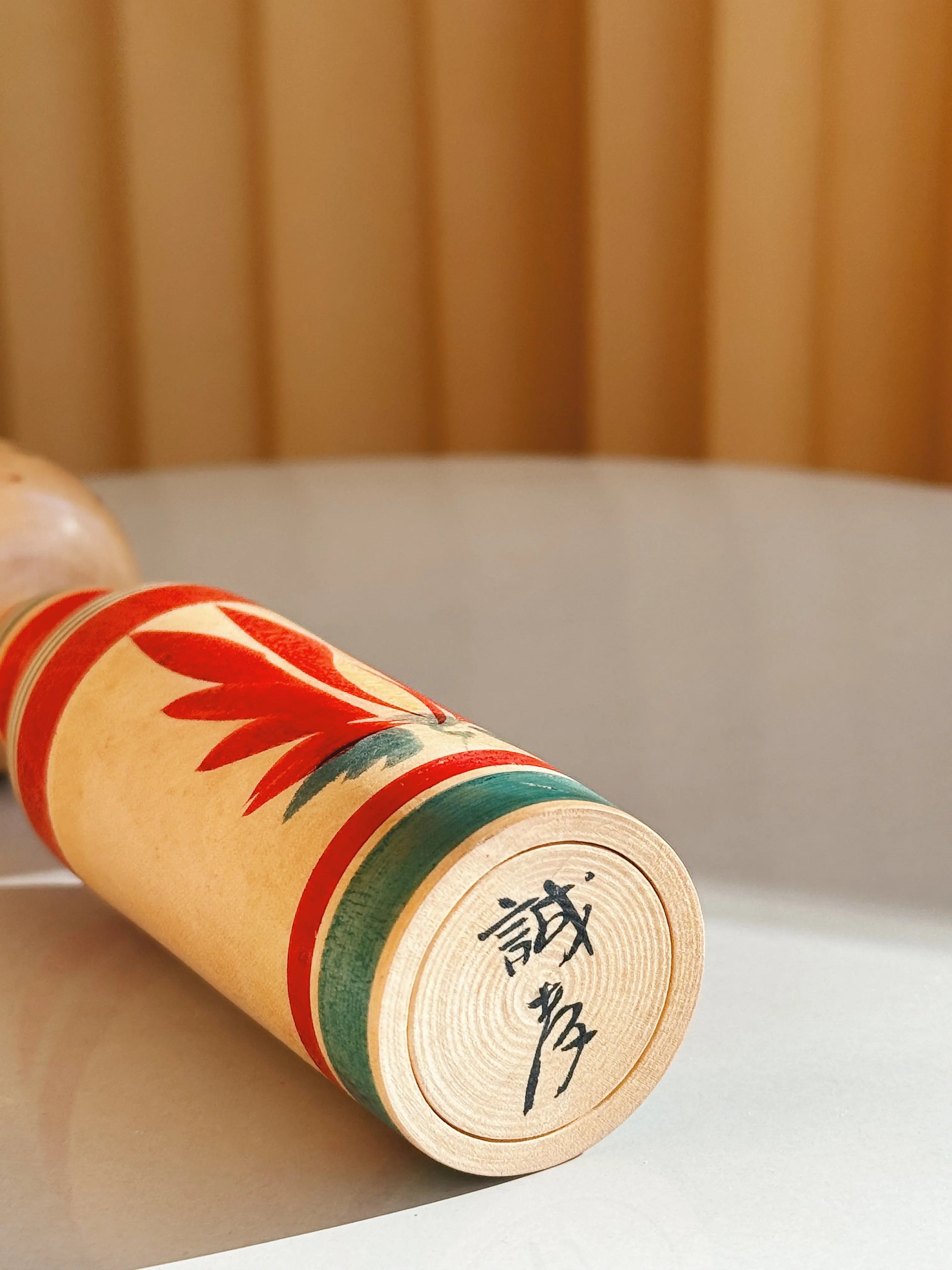 Vintage Kokeshi Dukke Nr. 240 fra Japan – Håndlavet | H 15,5 cm Studio Hafnia