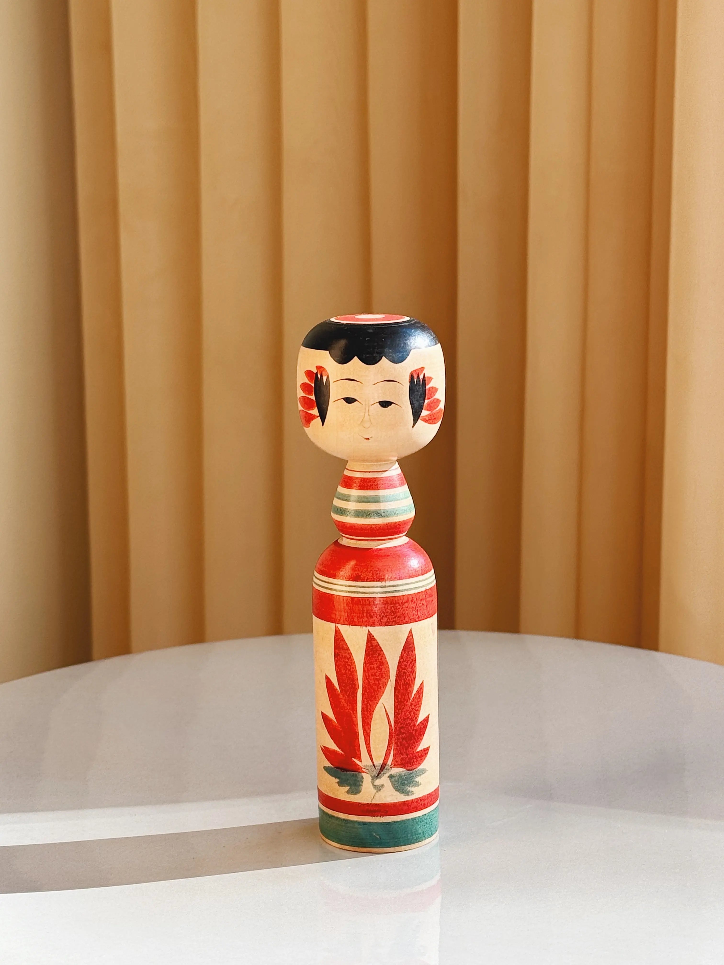 Vintage Kokeshi Dukke Nr. 240 fra Japan – Håndlavet | H 15,5 cm Studio Hafnia