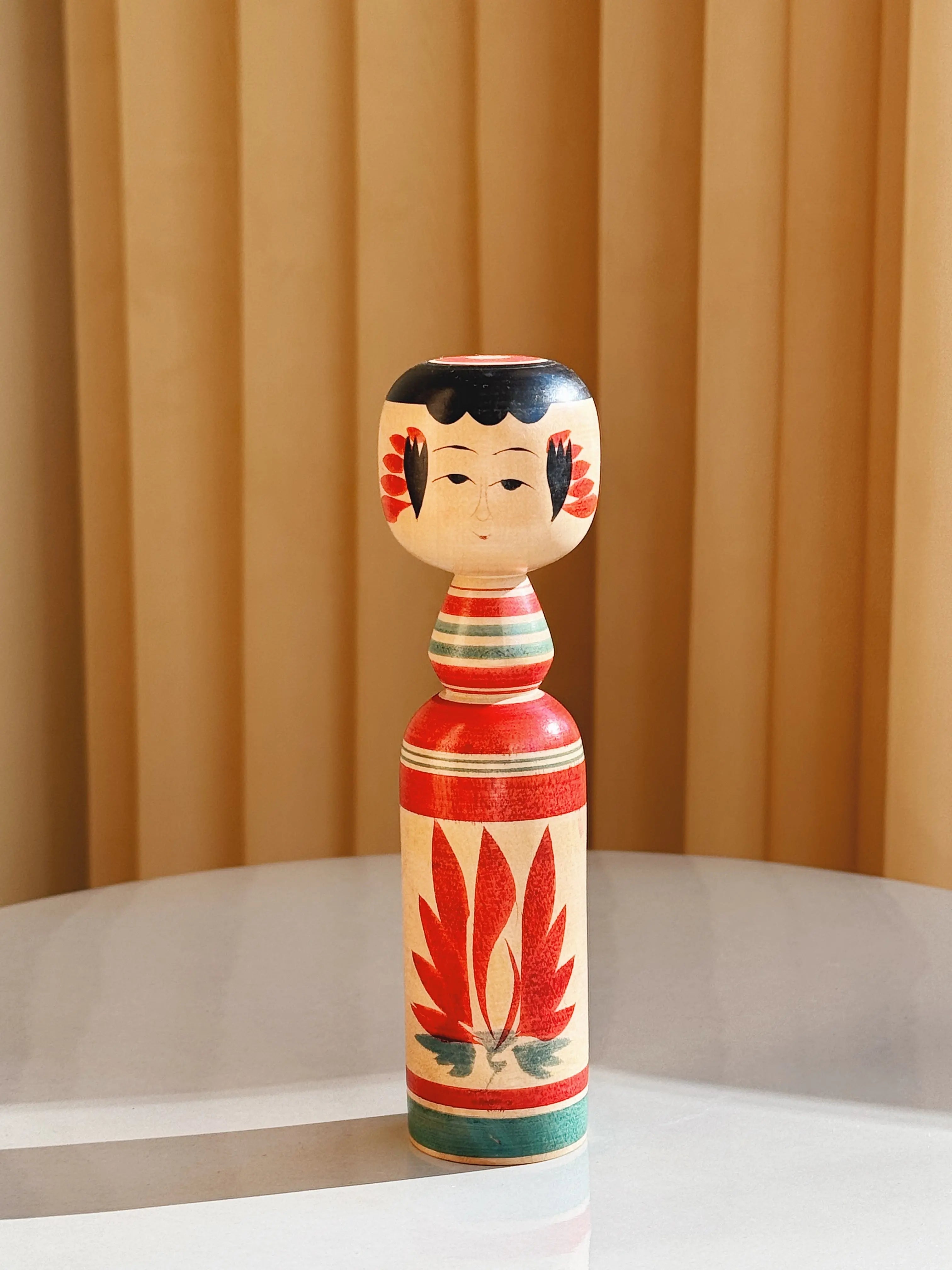 Vintage Kokeshi Dukke Nr. 240 fra Japan – Håndlavet | H 15,5 cm Studio Hafnia