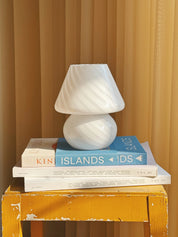 Vintage Murano Baby Mushroom Bordlampe | Hvid, H20 cm Studio Hafnia