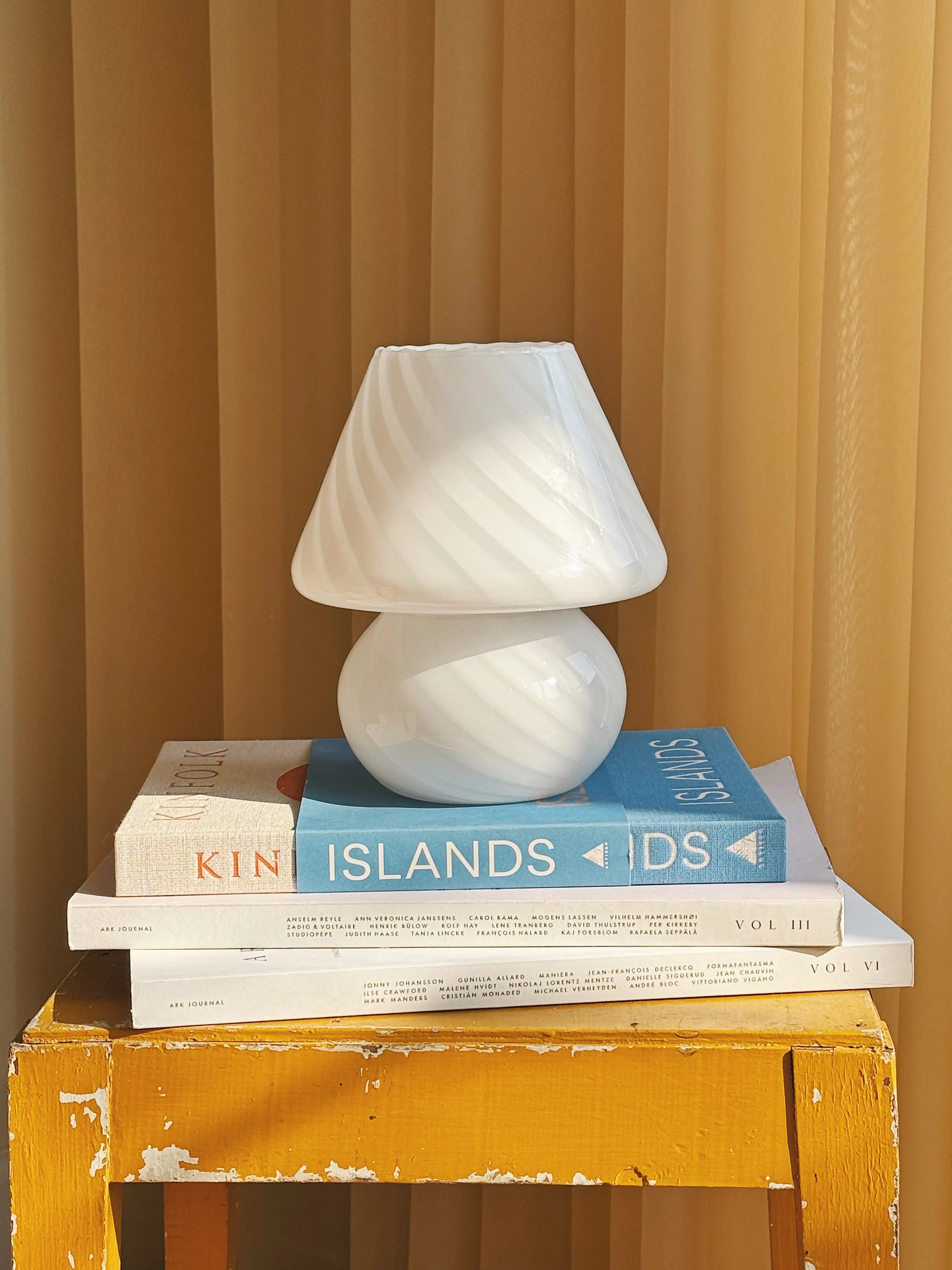 Vintage Murano Baby Mushroom Bordlampe | Hvid, H20 cm Studio Hafnia