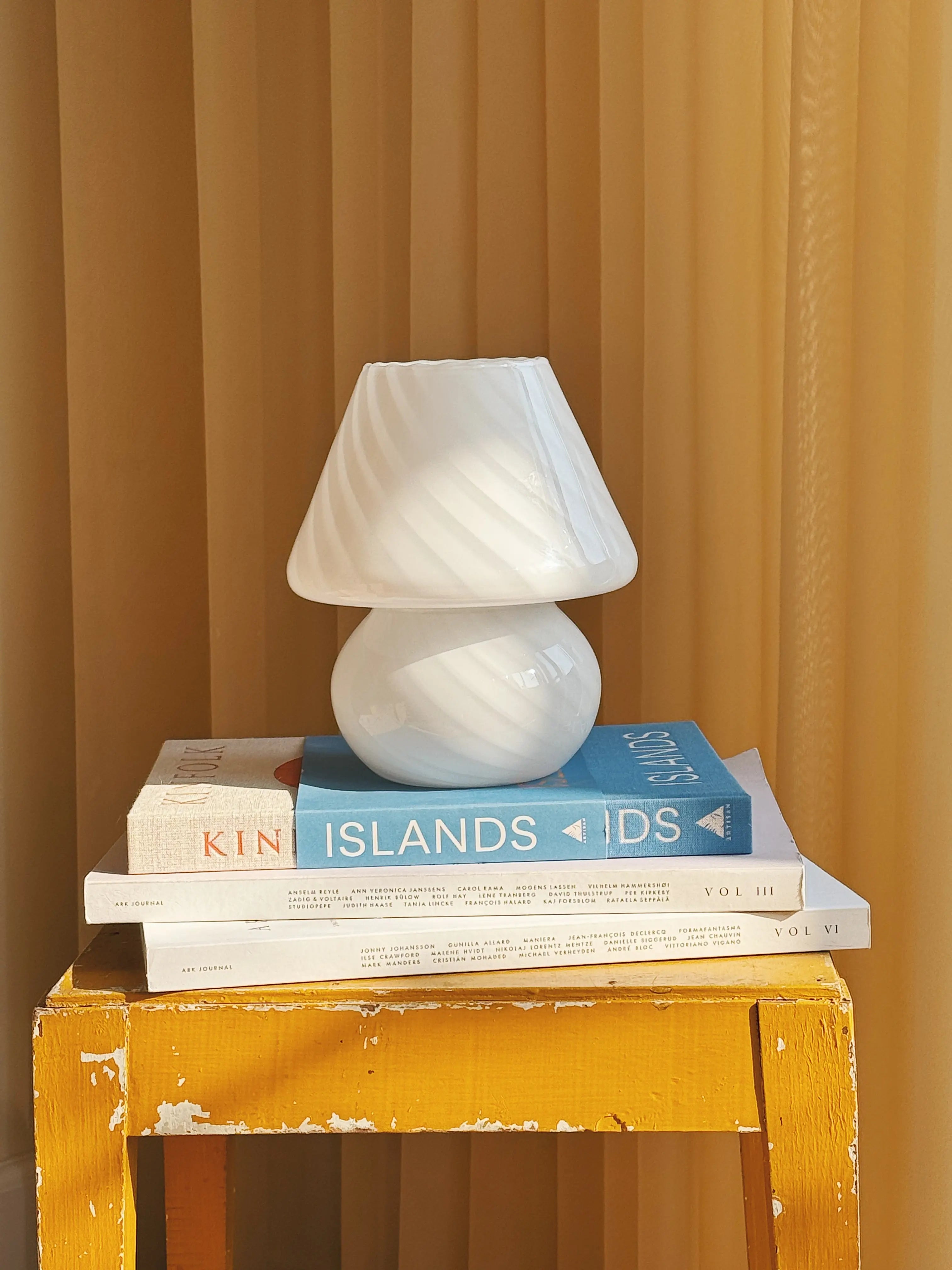 Vintage Murano Baby Mushroom Bordlampe | Hvid, H20 cm Studio Hafnia
