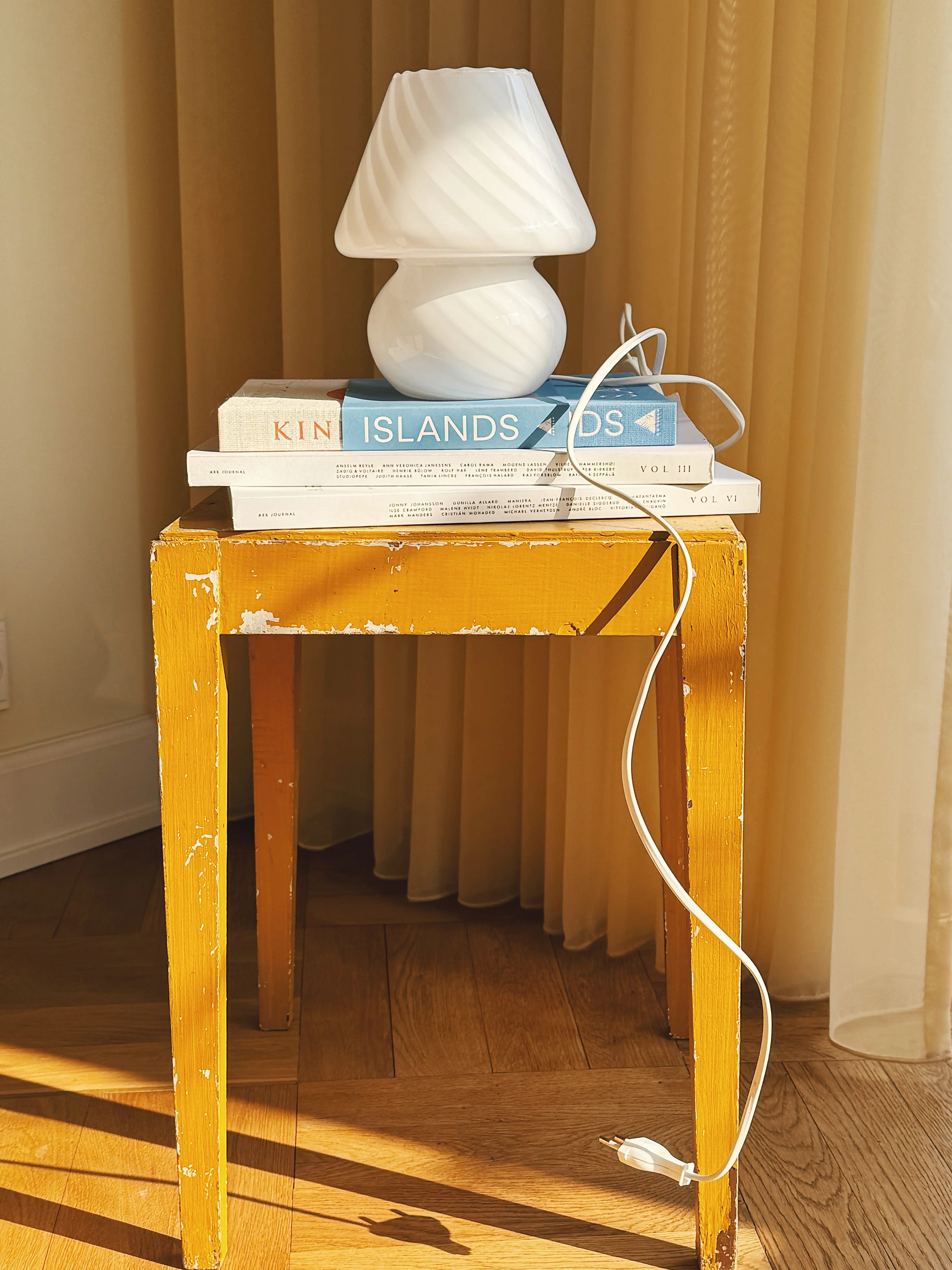 Vintage Murano Baby Mushroom Bordlampe | Hvid, H20 cm Studio Hafnia