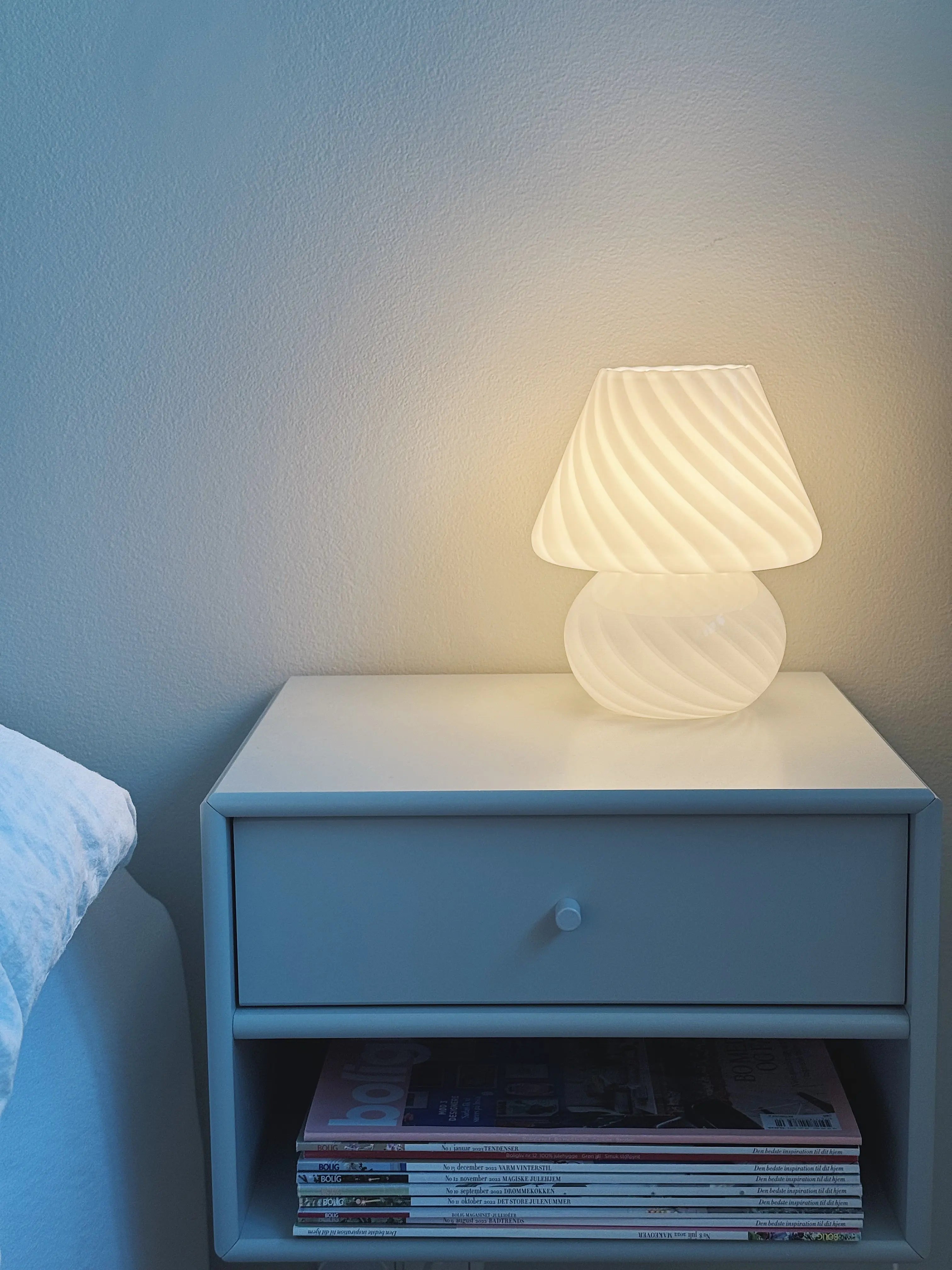 Vintage Murano Baby Mushroom Bordlampe | Hvid, H20 cm Studio Hafnia