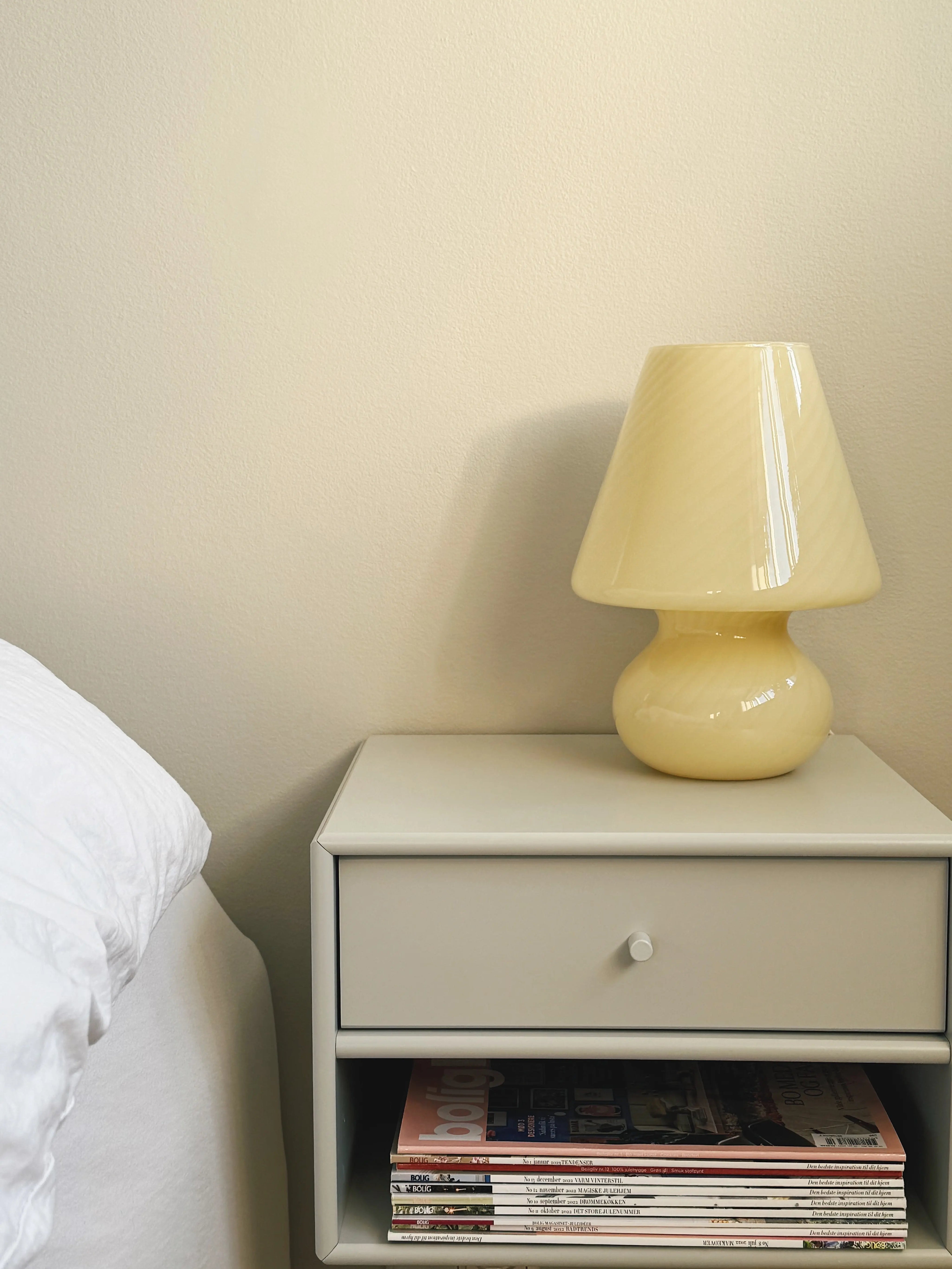 Vintage Murano Mushroom Bordlampe i Lysegult Swirl Glas | H26,55 cm Studio Hafnia