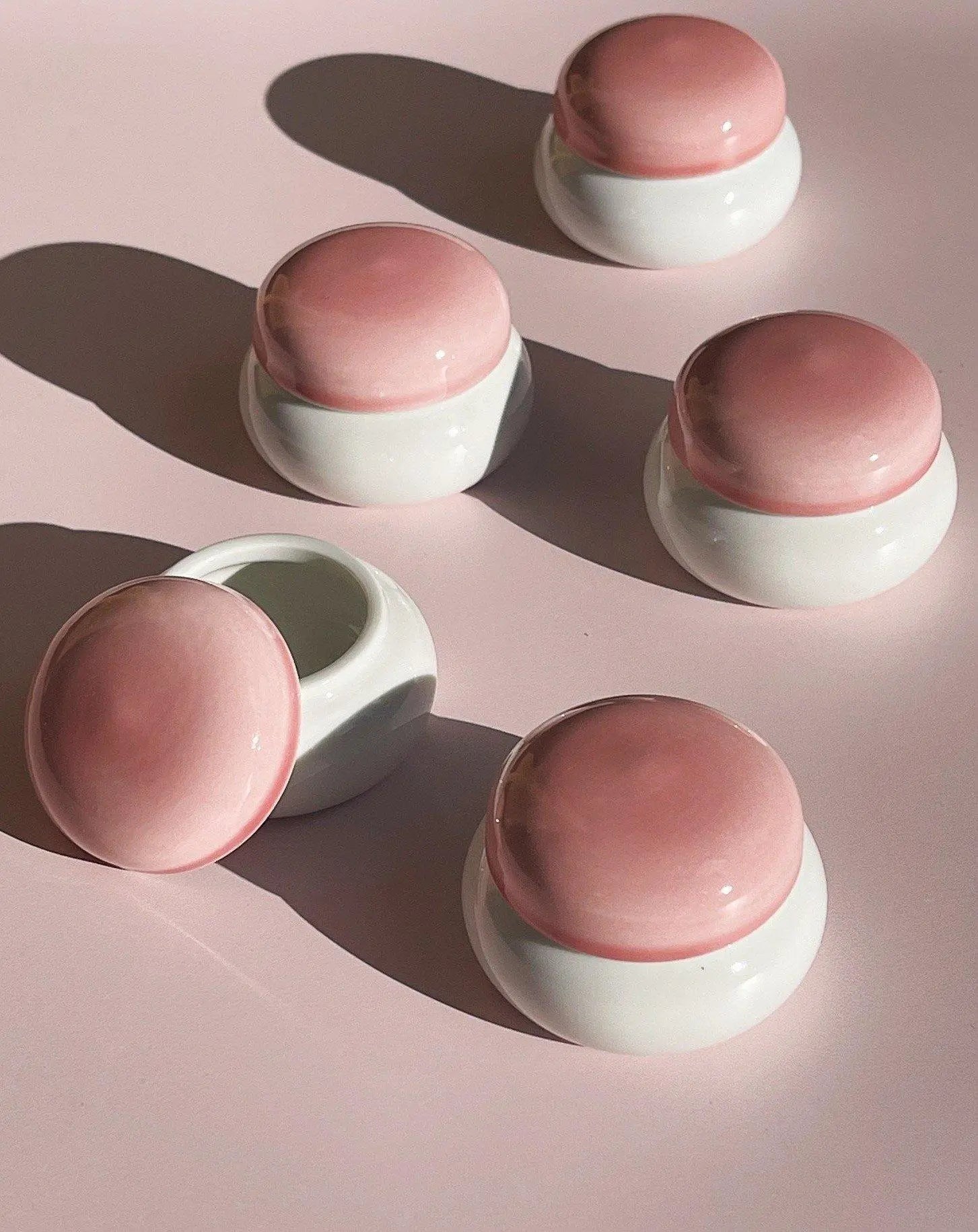 Japansk lågkrukke i keramik | Hvid med rosa låg Studio Hafnia