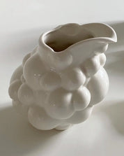 Sky kande af Christina Iversen Studio i creme, keramik Christina Iversen Studio