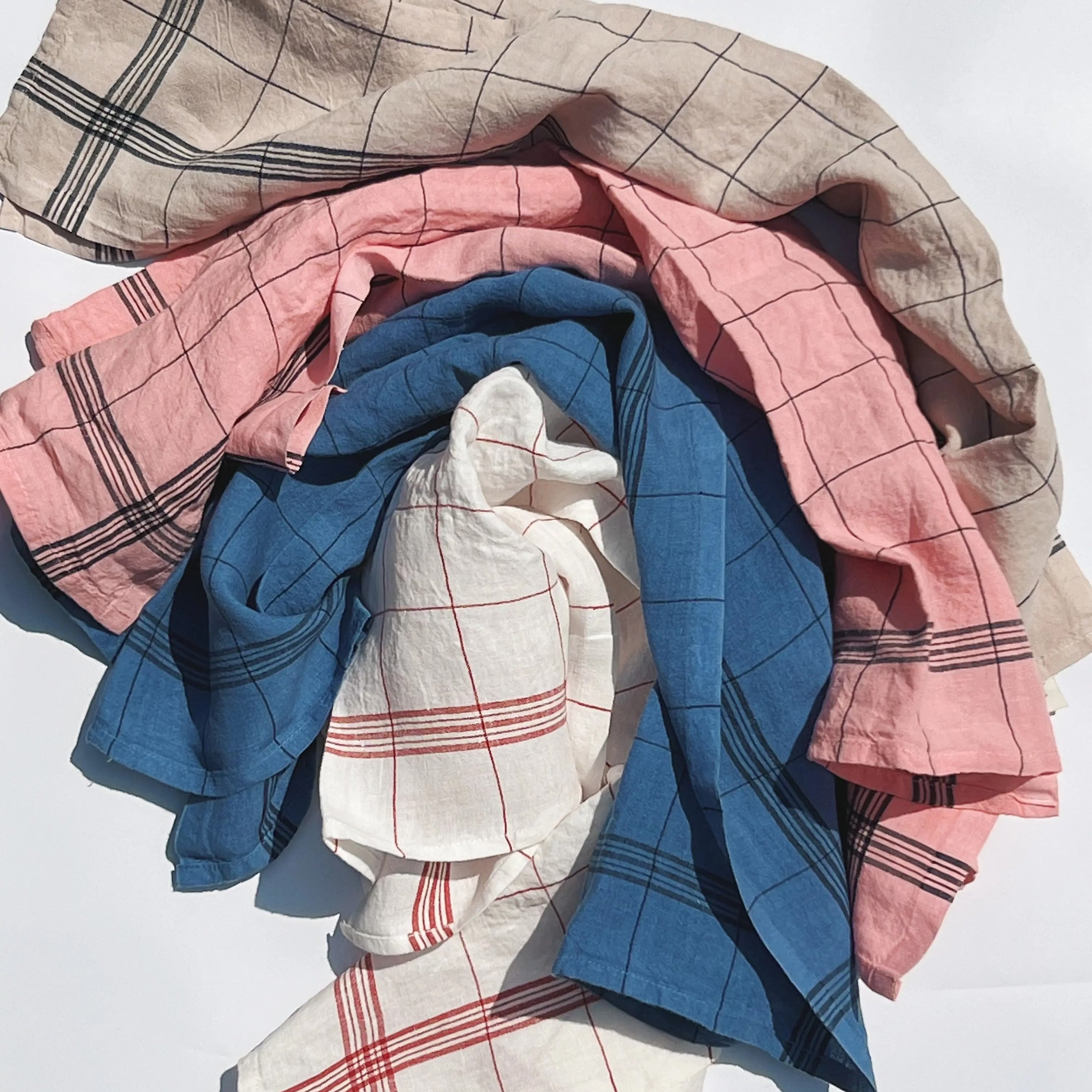 Charvet Éditions Bistrot linen tea towels in beige, pink, blue and white with classic checks – French design and high absorbency