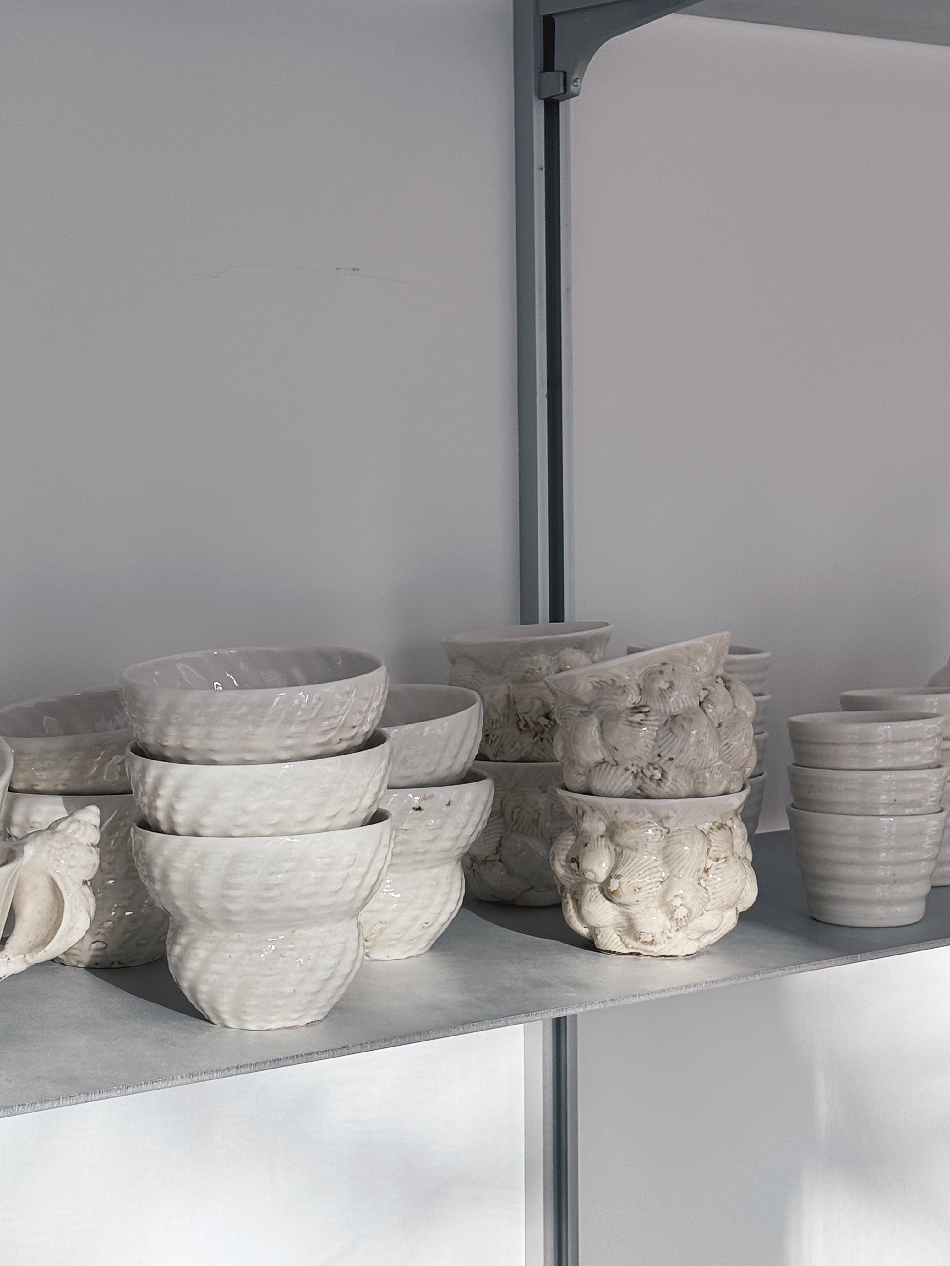 Keramik krus og kopper uden hank i stentøj fra Studio Hafnia