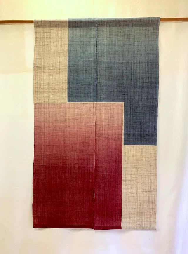 Japansk vægtæppe i hamp | Geometrisk rødt og blåt design | 150 × 88 cm STUDIO HAFNIA