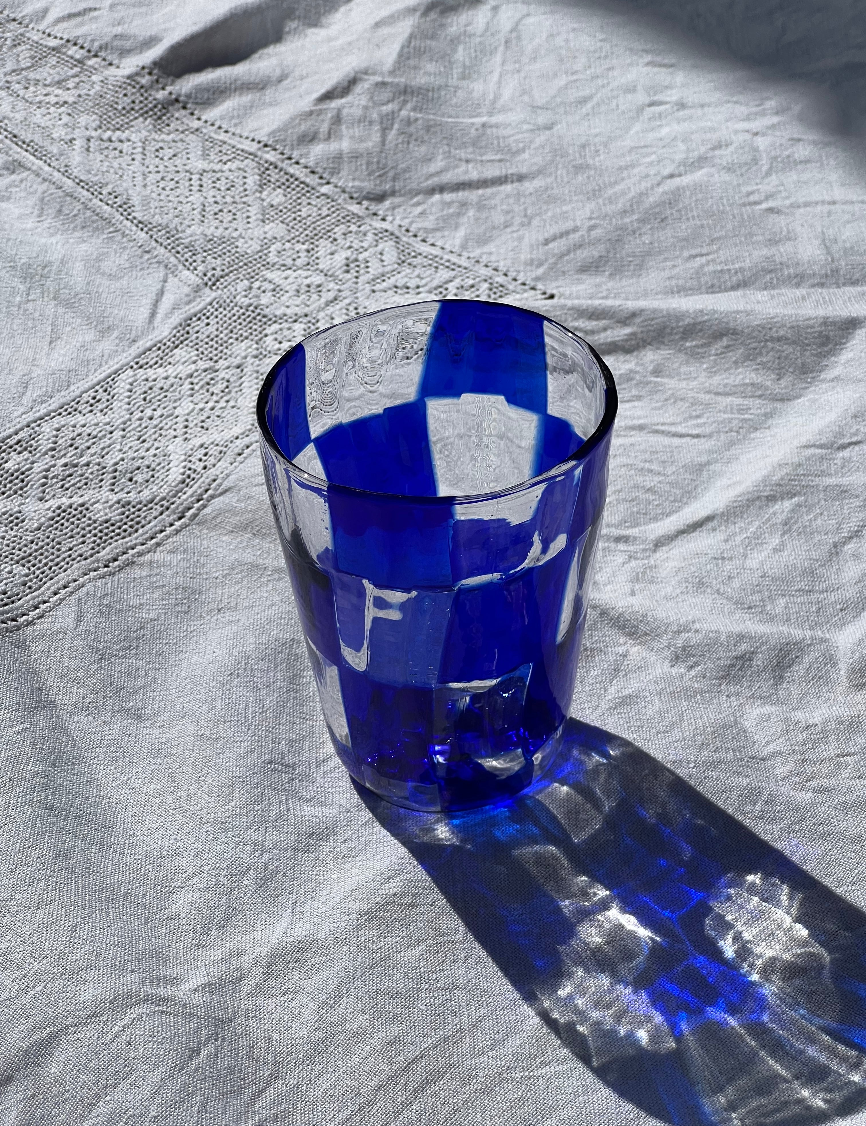 Håndblæst Murano Glas med skaktern i mørkeblå Murano