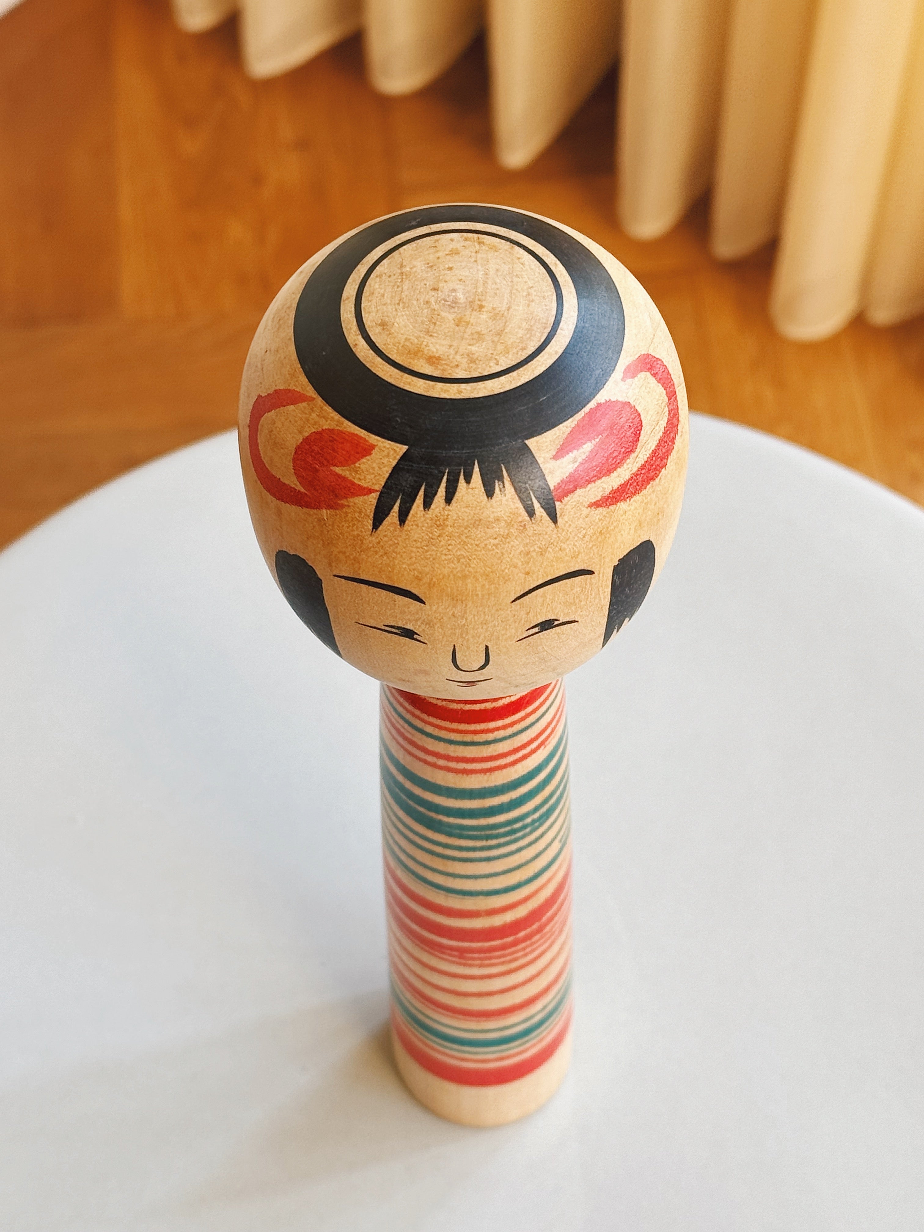Vintage Kokeshi Dukke Nr. 223 fra Japan – Håndlavet | H 26 cm Studio Hafnia