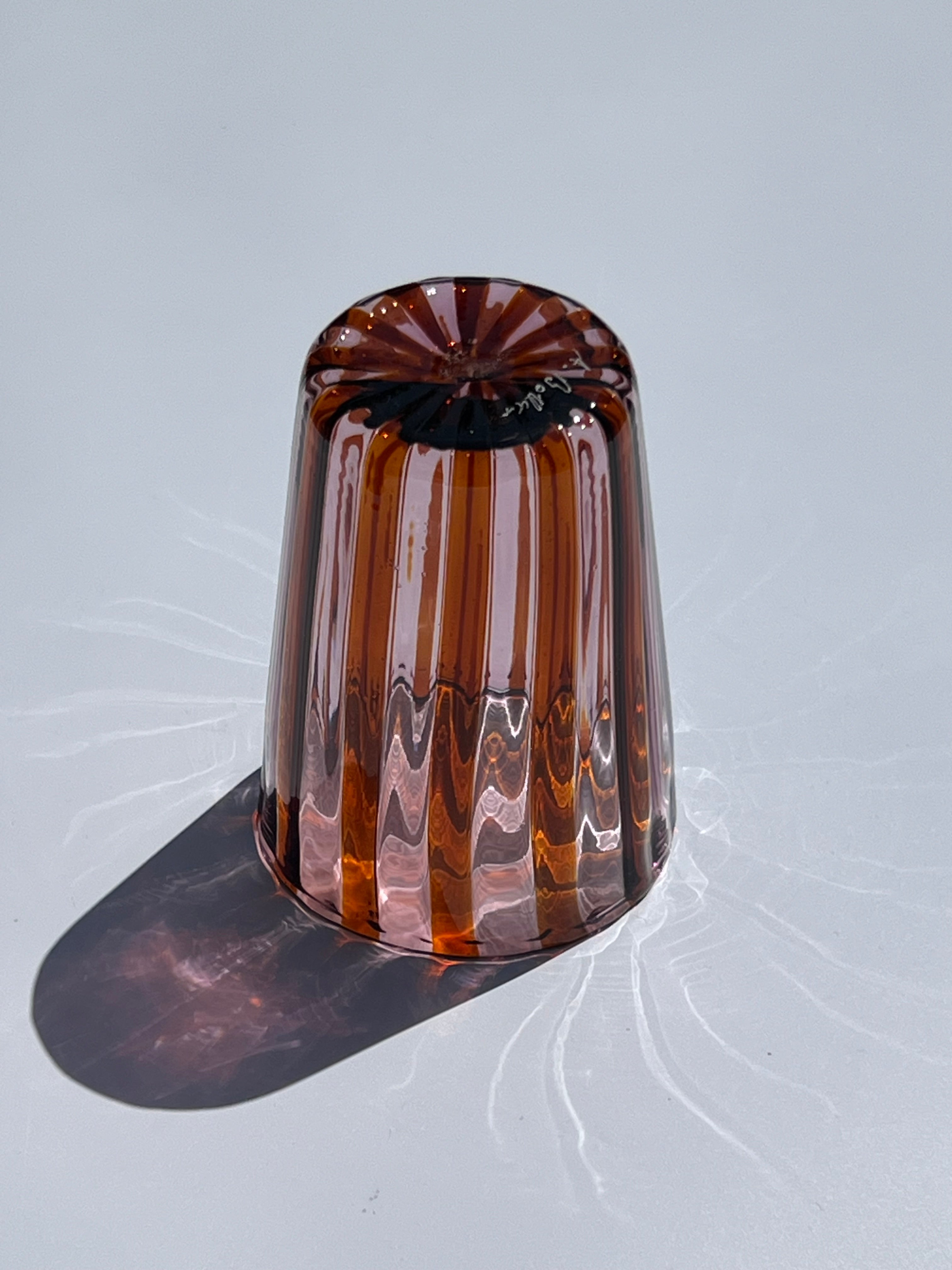Håndblæst Murano Glas i Gio Ponti Stil med Karamelfarvede og Ametyst Striber Murano