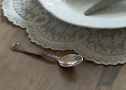 Anne-Mi Heims Embroidery Placemat – Broderet Dækkeserviet i Hør 35×45 cm  STUDIO HAFNIA
