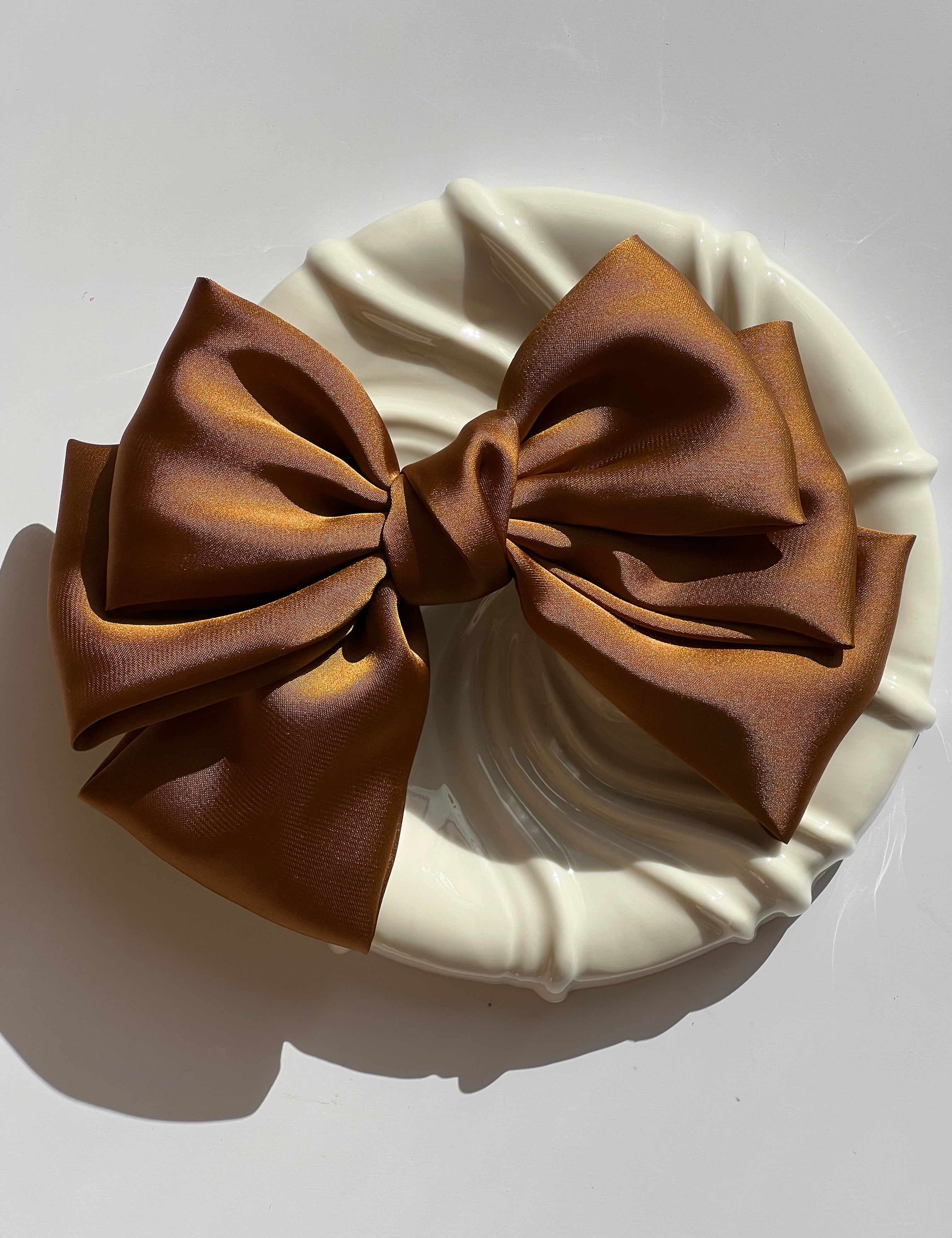 Sløjfe Hårklemme i Satin 16 cm | 4 forskellige farver STUDIO HAFNIA